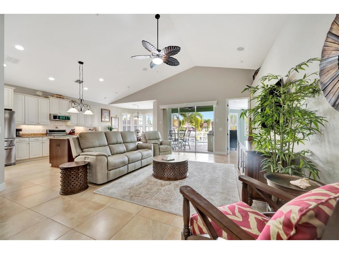 417 Bahama Grande Boulevard Apollo Beach FL 33572 TB8434289 image5