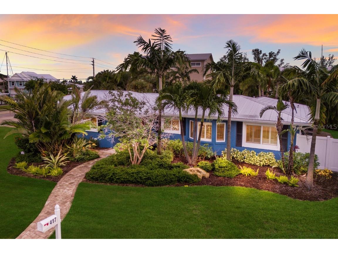 417 Bay Palms Drive Holmes Beach FL 34217 A4667160 image1