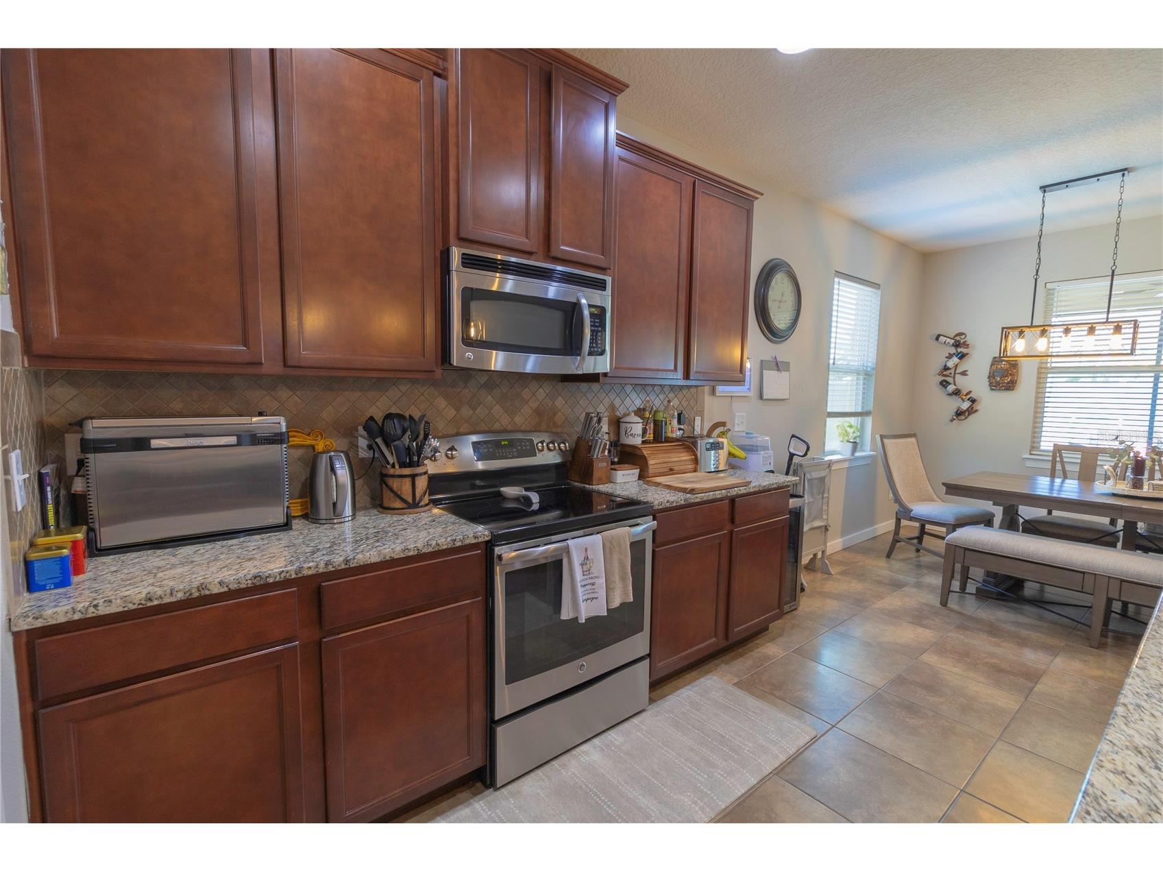 417 Blakely Court Ruskin FL 33570 TB8529766 image11