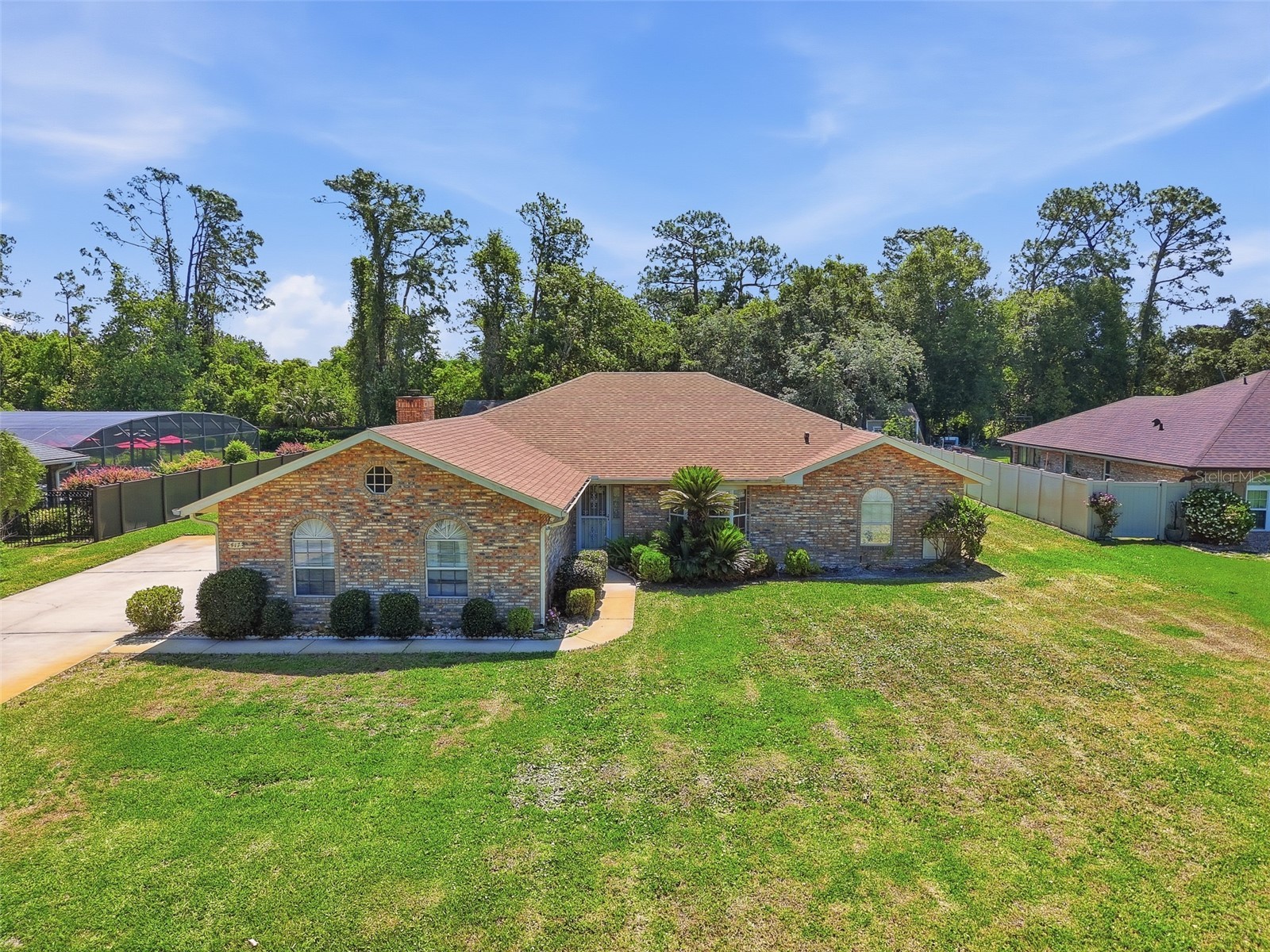 417 Glen Abbey Lane Debary FL 32713 V4948993 image1