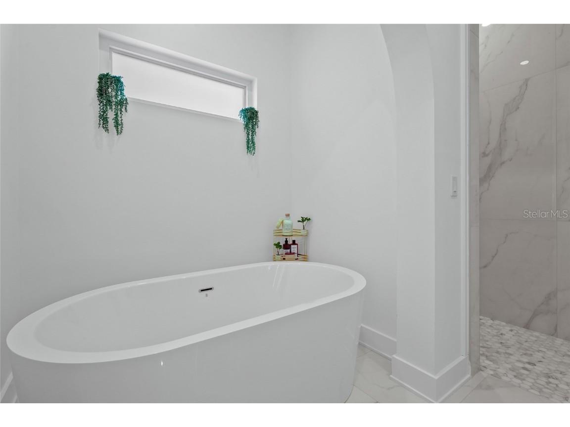 417 N Osprey Avenue Sarasota FL 34236 A4667626 image52