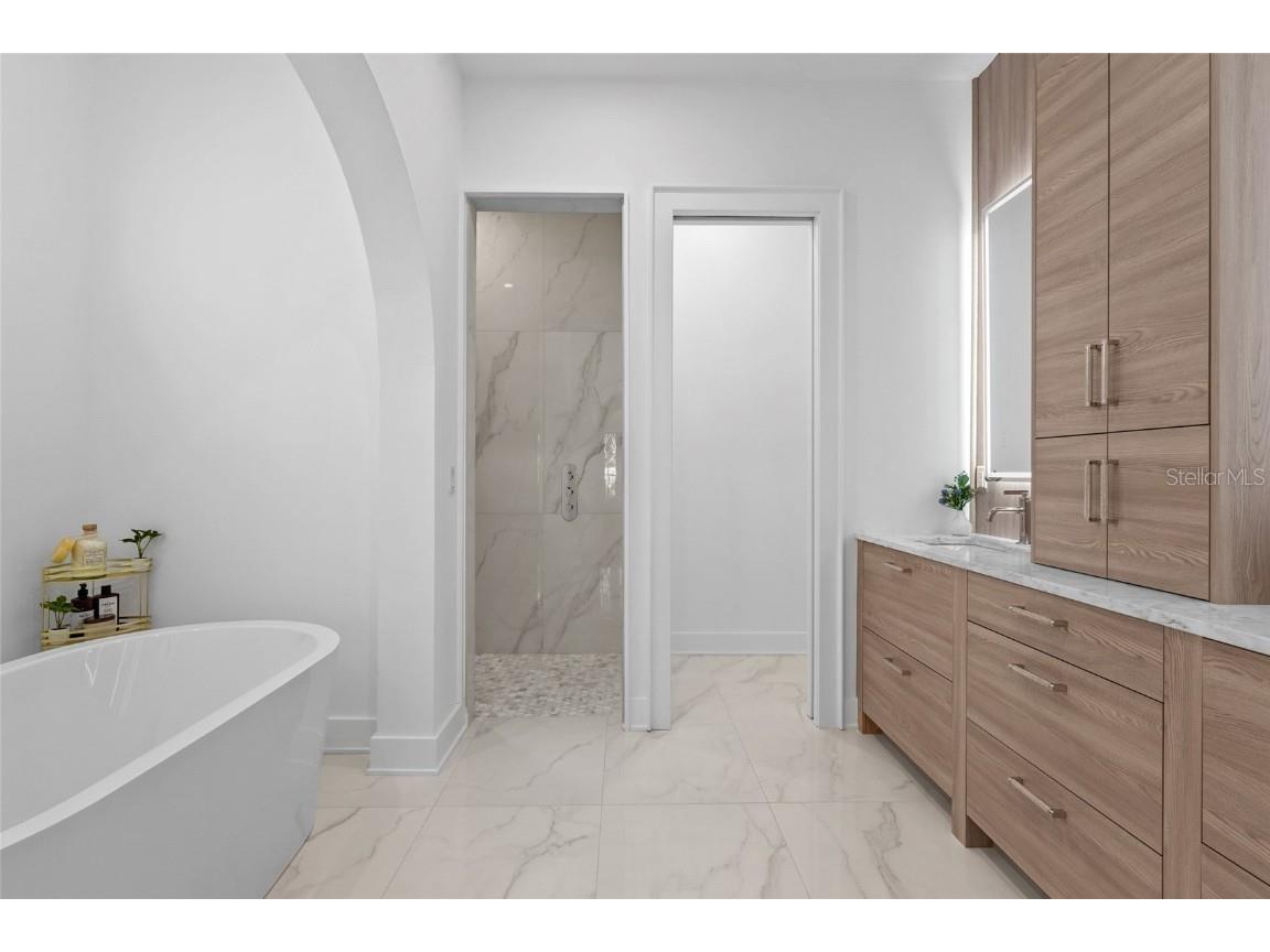 417 N Osprey Avenue Sarasota FL 34236 A4667626 image9