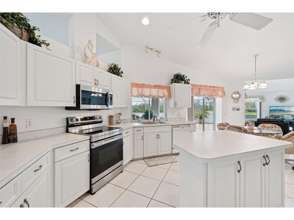 4173 Beach View Court Port Charlotte FL 33948 - HARBORVIEW WATERWAY A4658267 image6