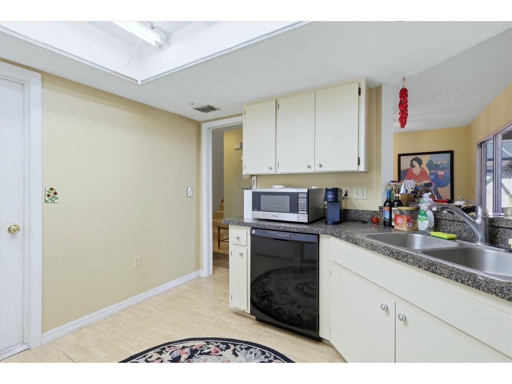 4173 Center Pointe Circle #87B Sarasota FL 34233 A4686561 image10