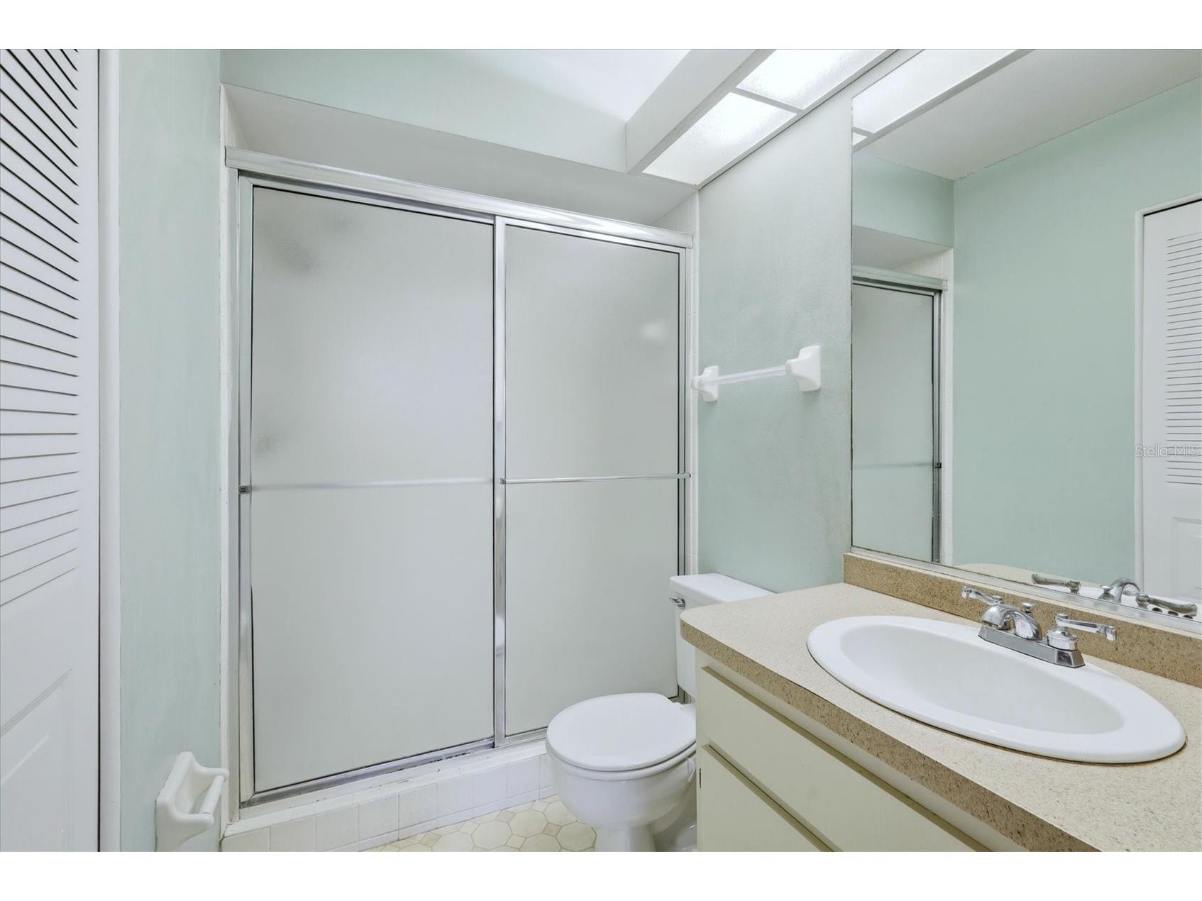 4173 Center Pointe Circle #87B Sarasota FL 34233 A4686561 image15