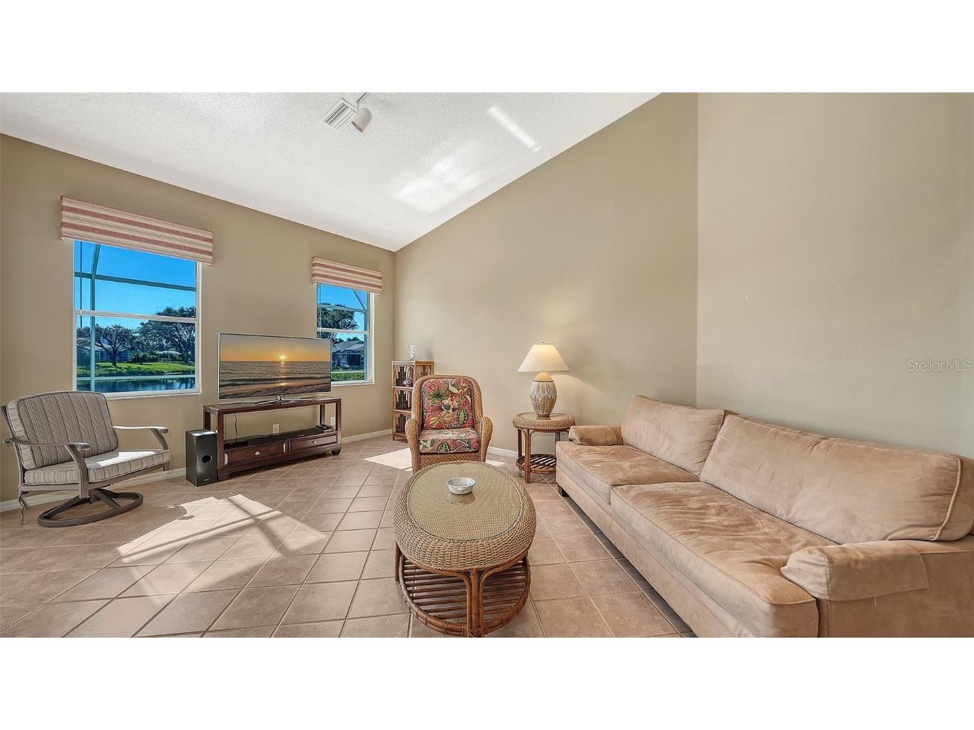 4177 Westbourne Circle Sarasota FL 34238 A4672121 image10