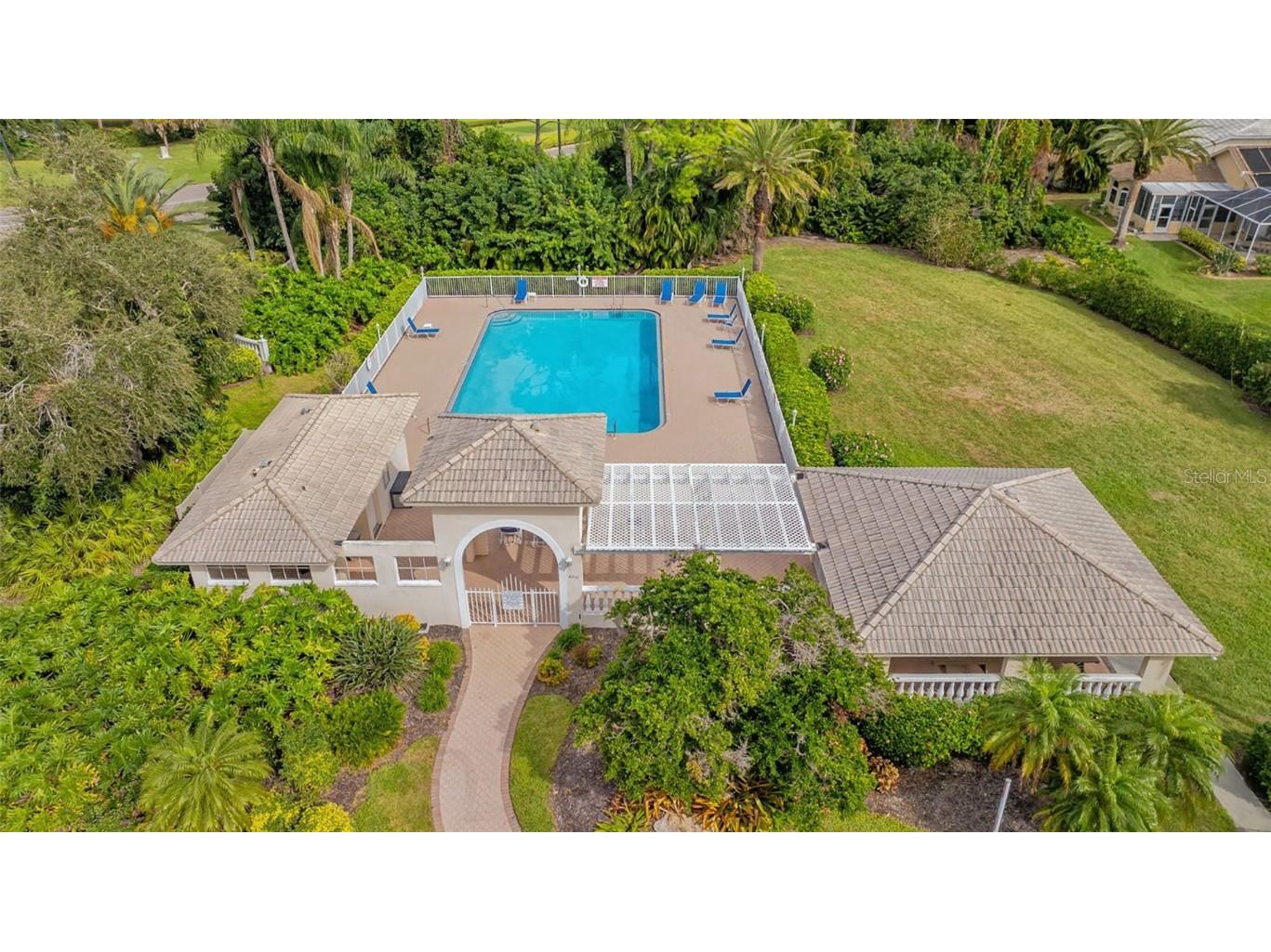4177 Westbourne Circle Sarasota FL 34238 A4672121 image37