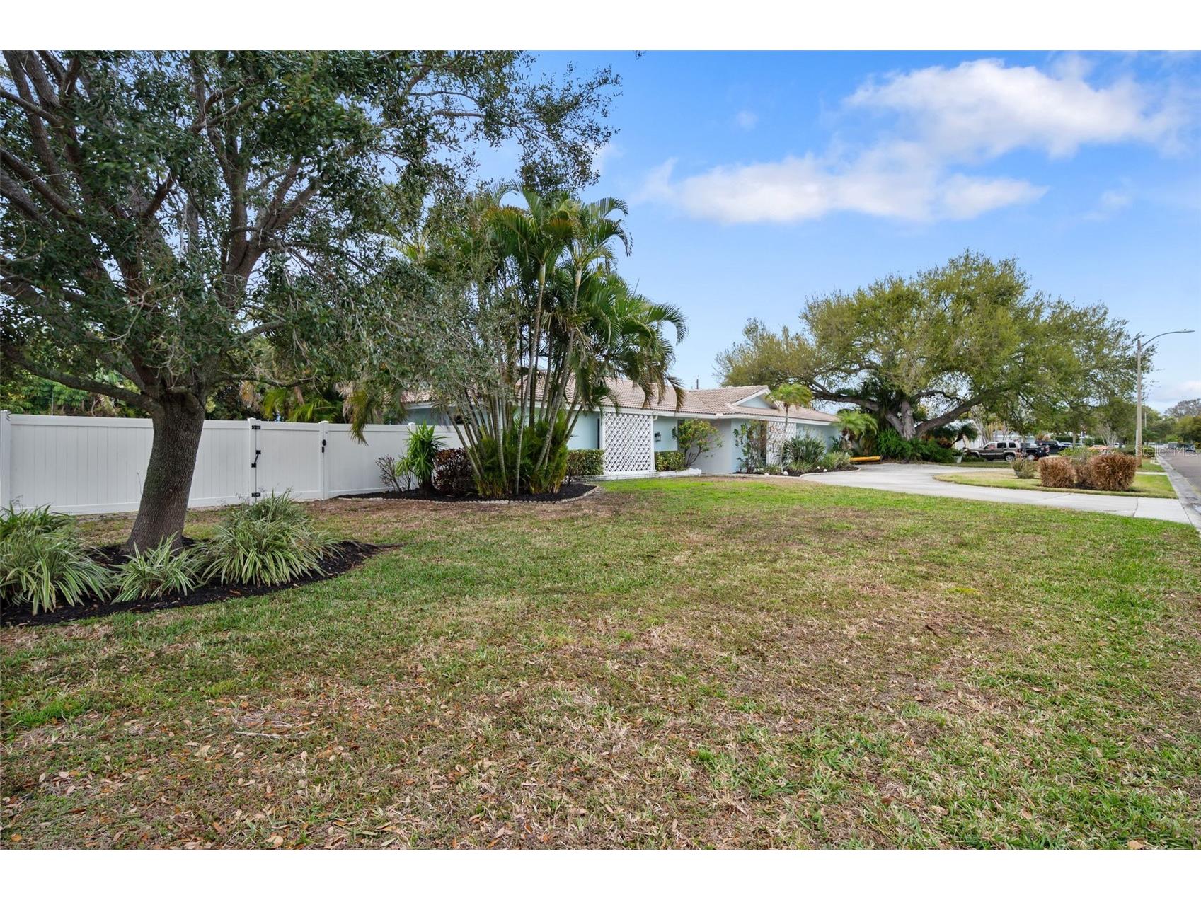 4179 38th Way S Saint Petersburg FL 33711 TB8483762 image1