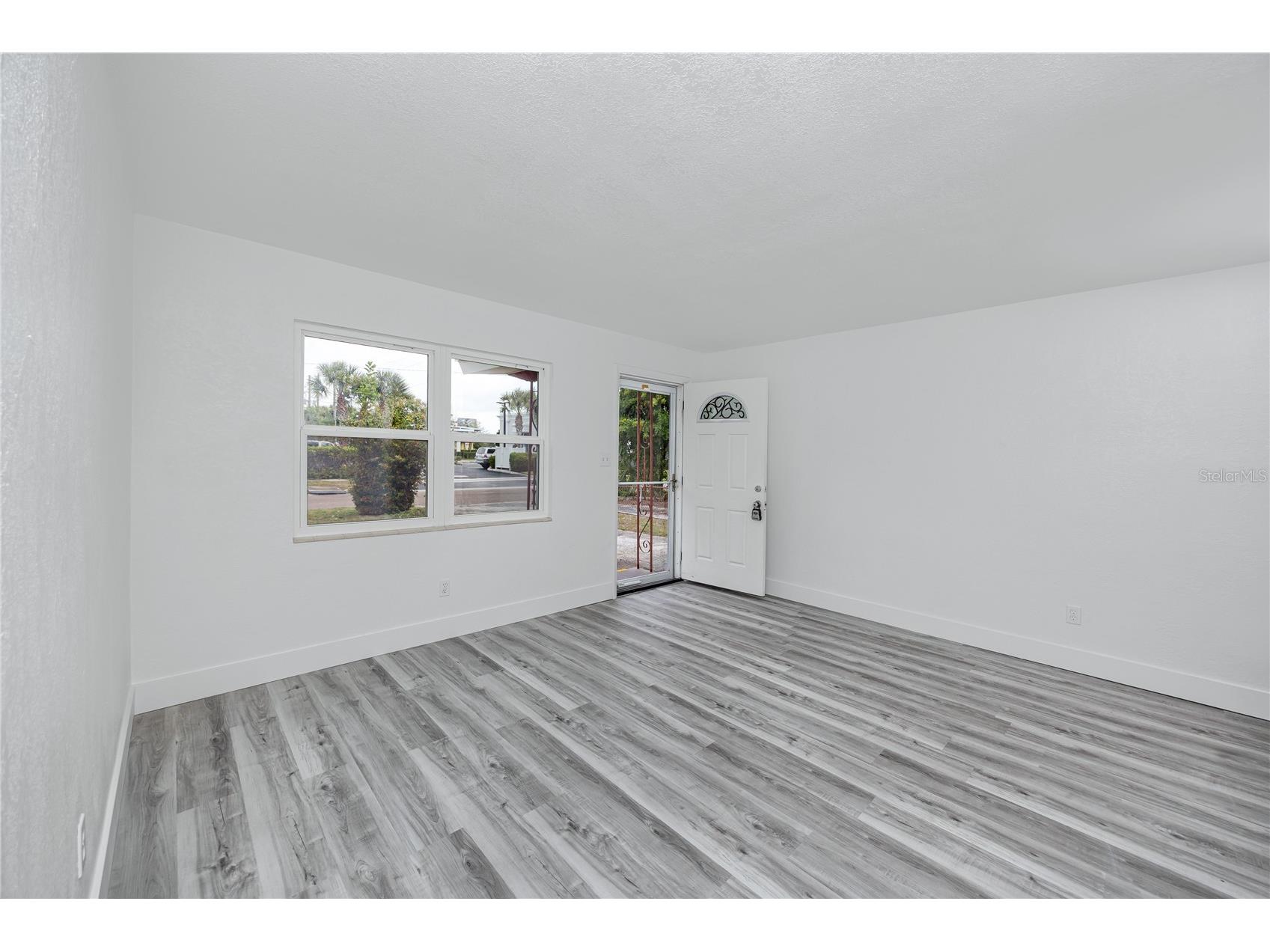 418 39th Avenue N Saint Petersburg FL 33703 TB8464525 image5