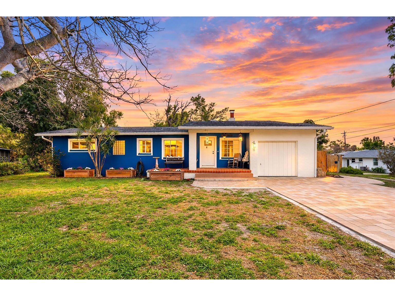 418 Edwards Drive Sarasota FL 34243 A4665321 image1