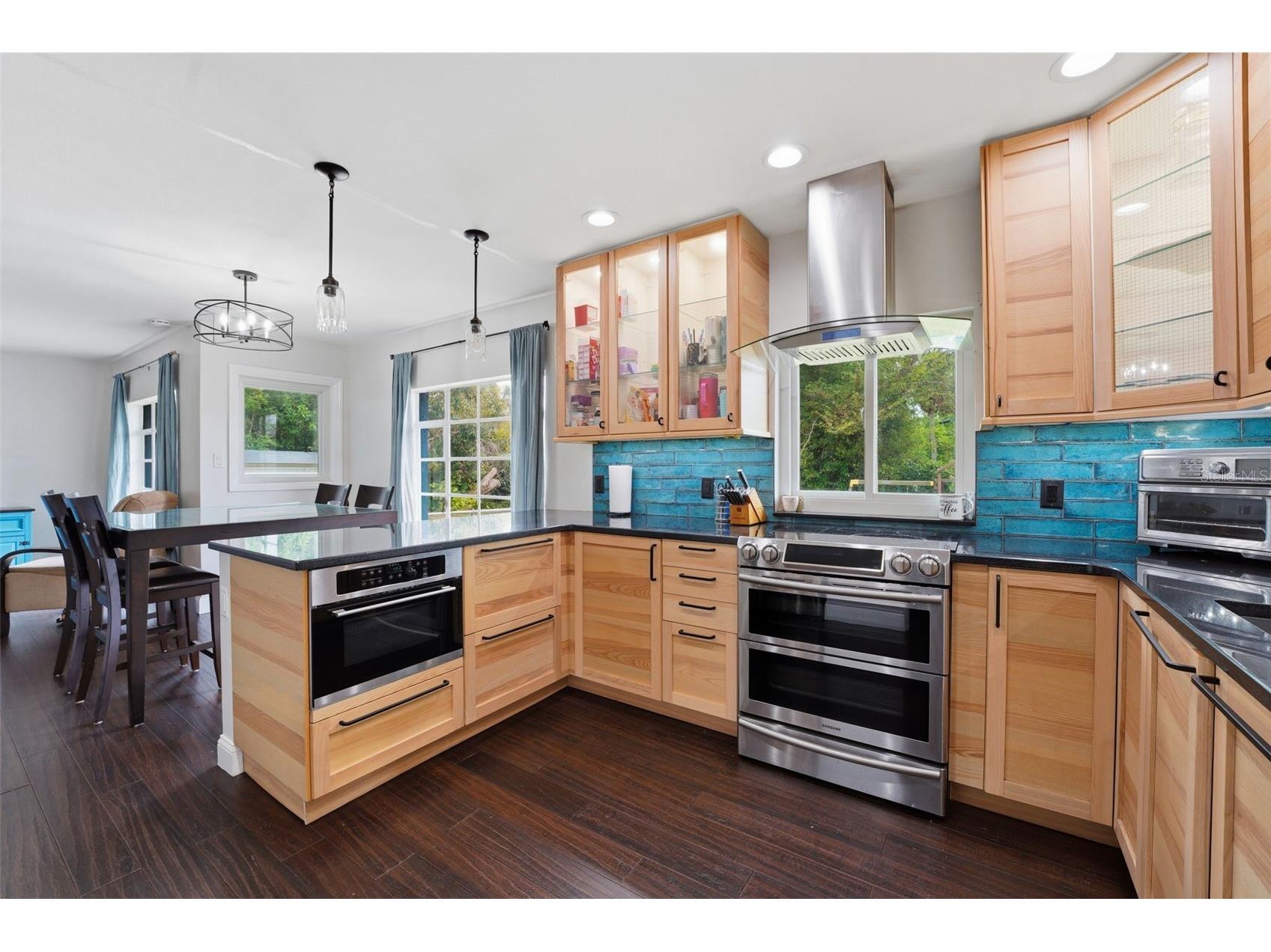 418 Edwards Drive Sarasota FL 34243 A4665321 image10