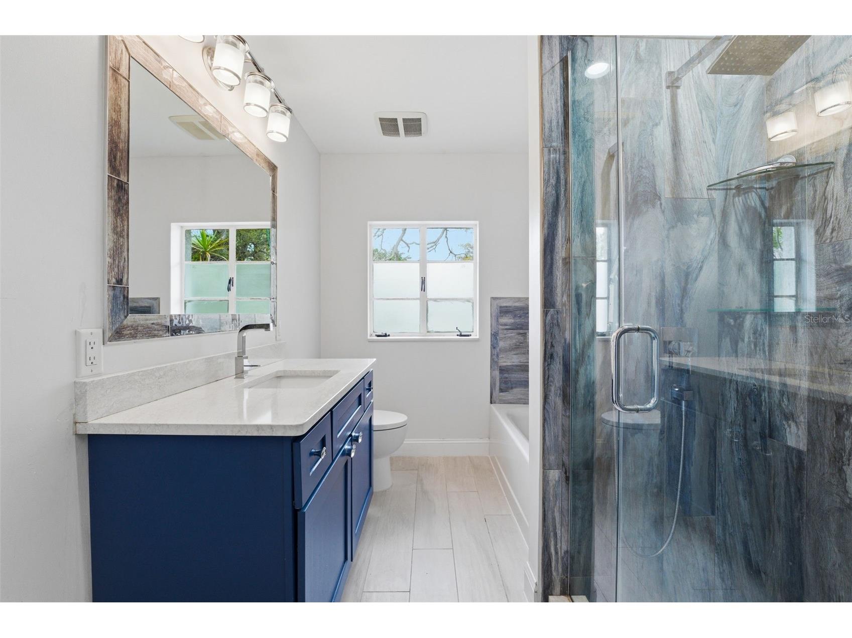 418 Edwards Drive Sarasota FL 34243 A4665321 image14