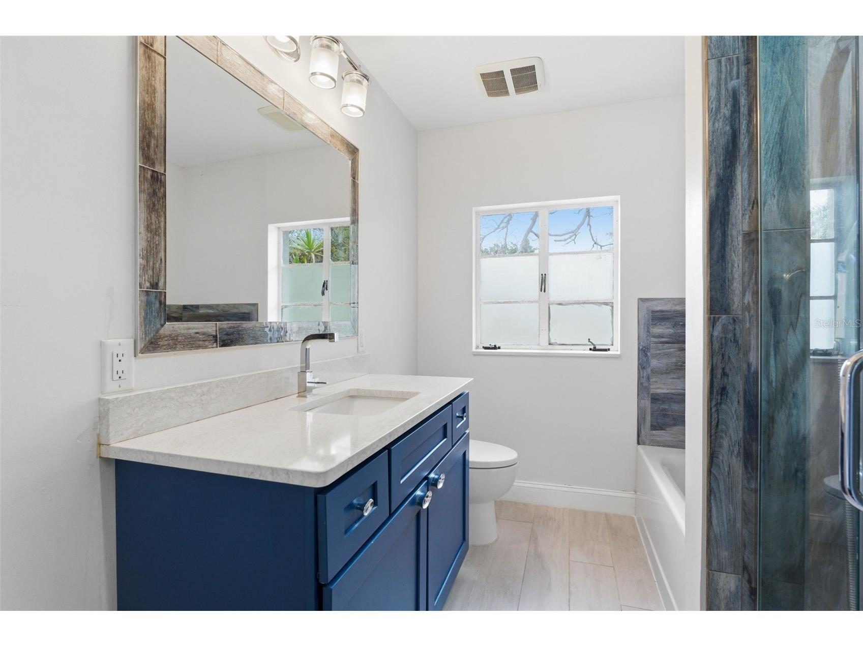 418 Edwards Drive Sarasota FL 34243 A4665321 image15