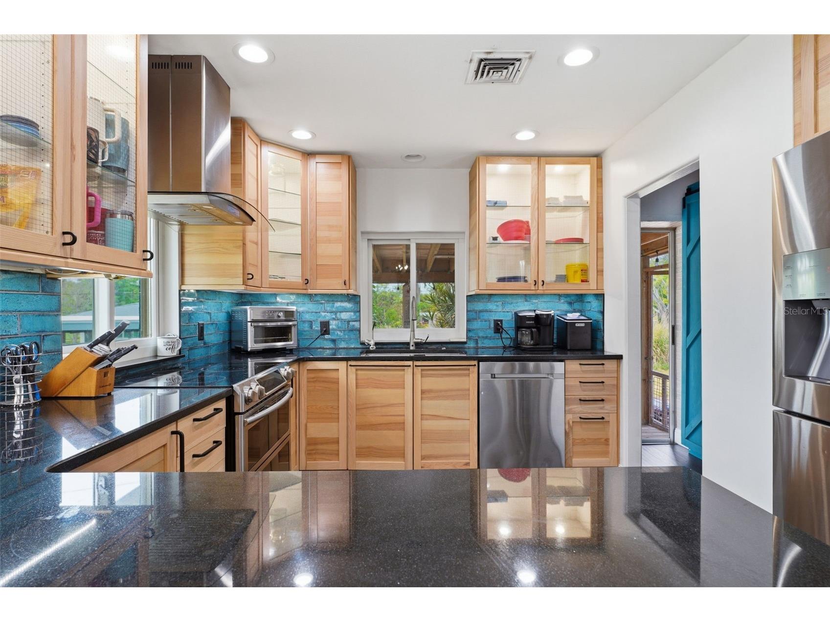 418 Edwards Drive Sarasota FL 34243 A4665321 image6