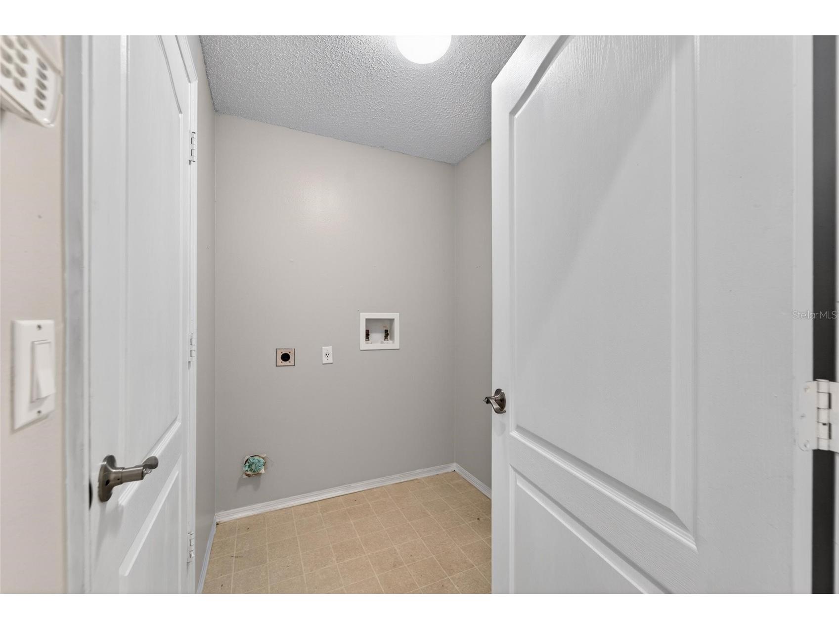 418 Henderson Avenue Seffner FL 33584 TB8514752 image14