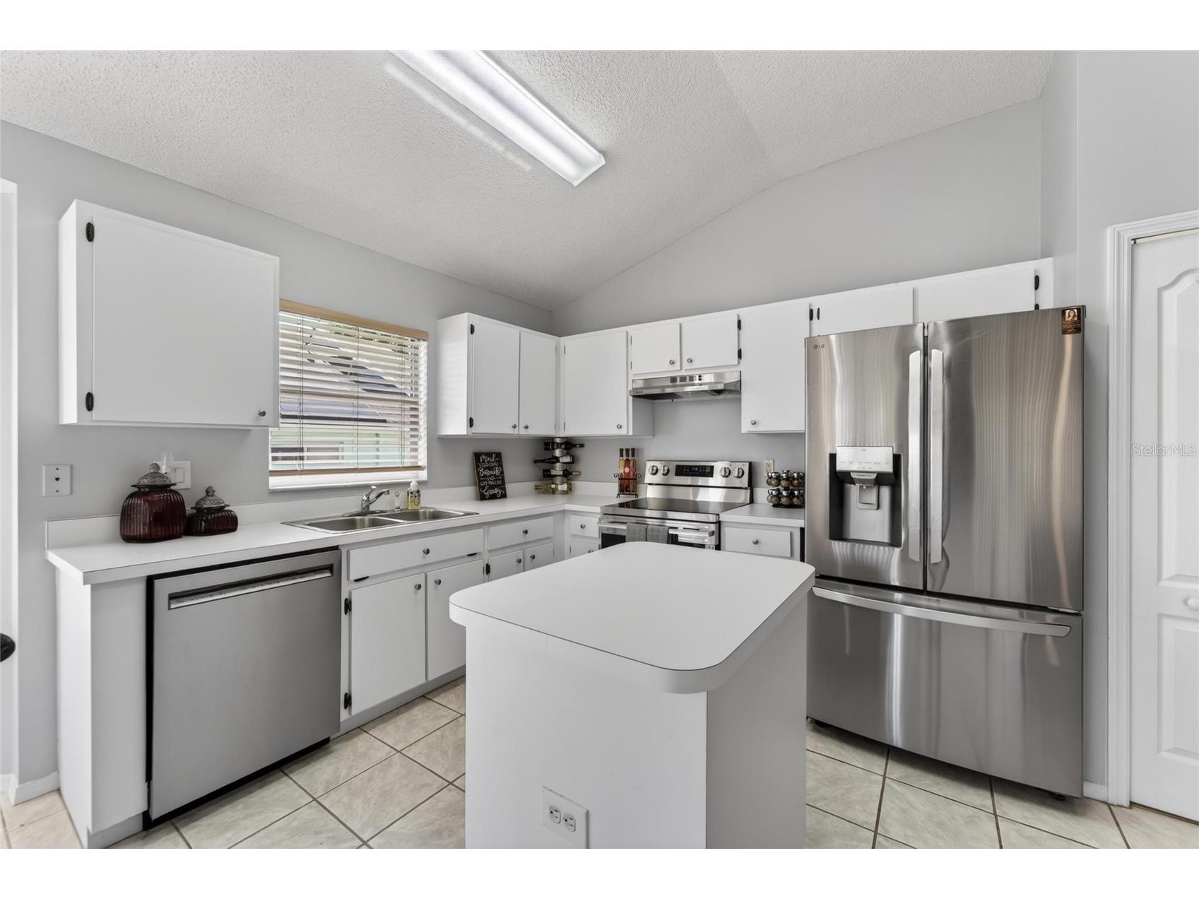 418 Henderson Avenue Seffner FL 33584 TB8514752 image36
