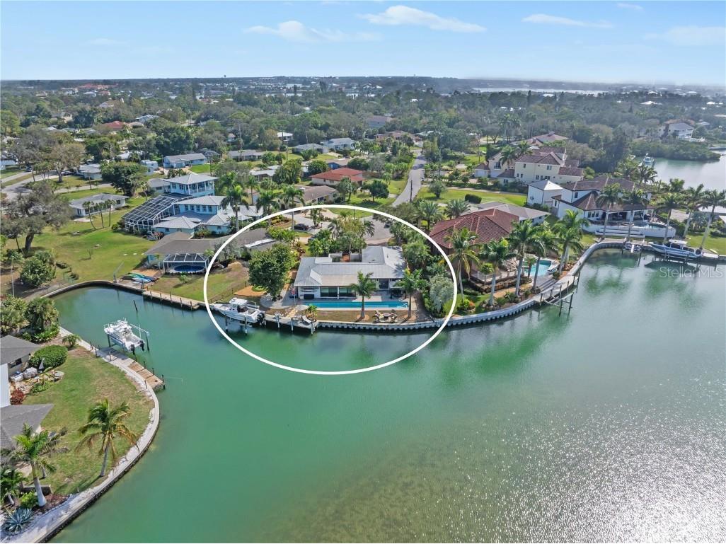 418 Palmetto Crescent Nokomis FL 34275 - LYONS BAY A4596643 image1