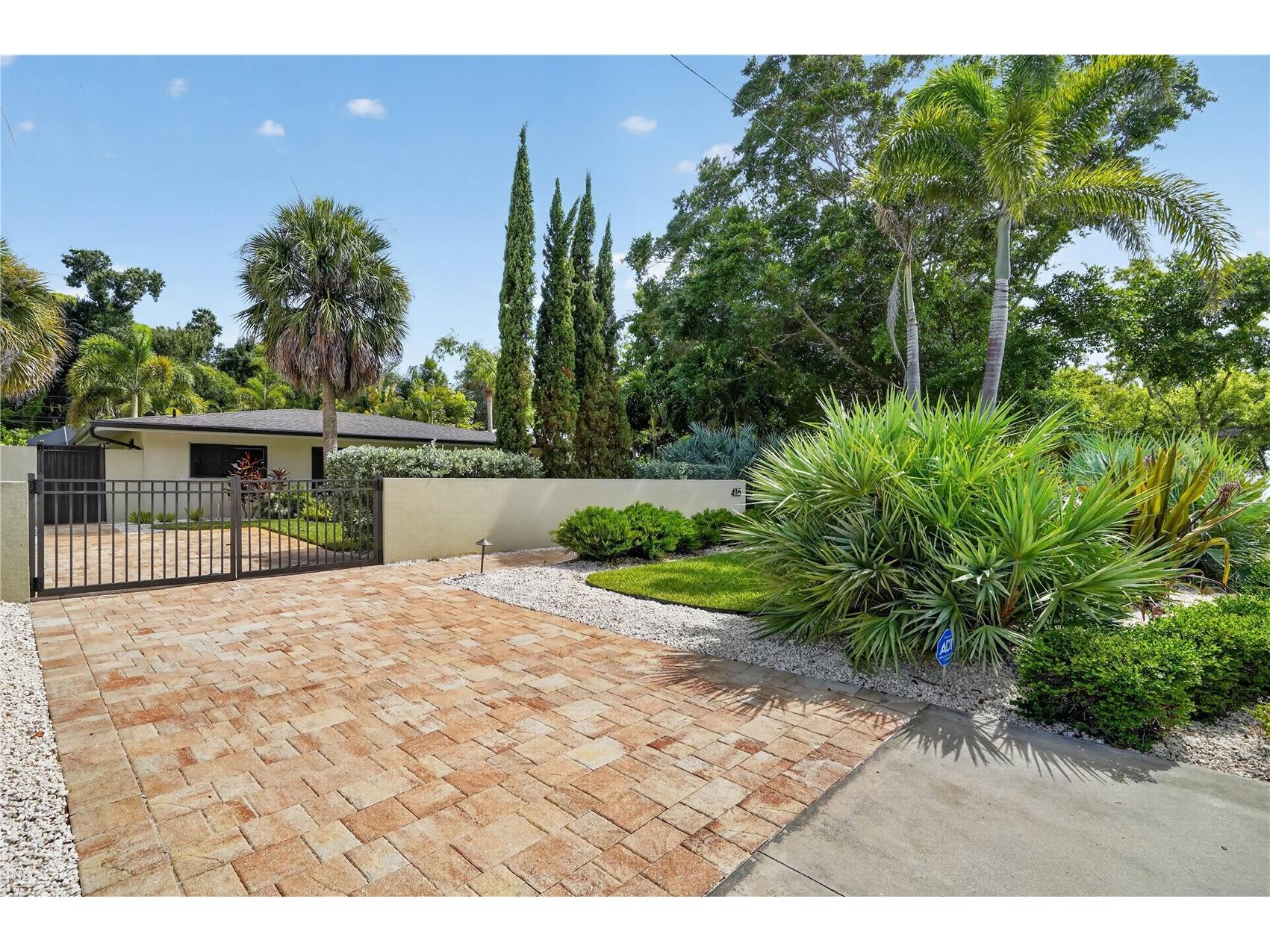 418 Sapphire Drive Sarasota FL 34234 A4699914 image4