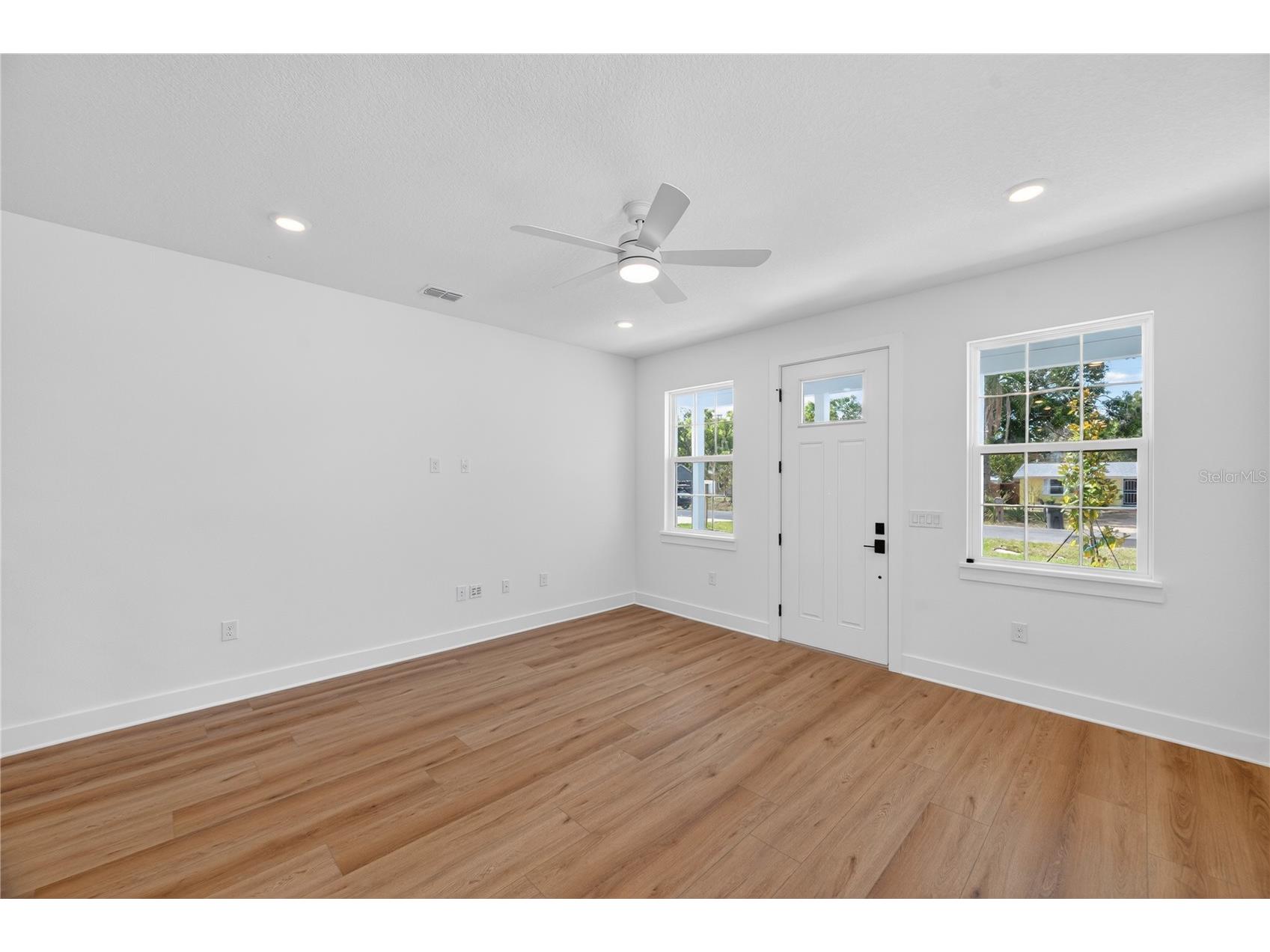 4181 56th Avenue N Saint Petersburg FL 33714 W7885607 image10