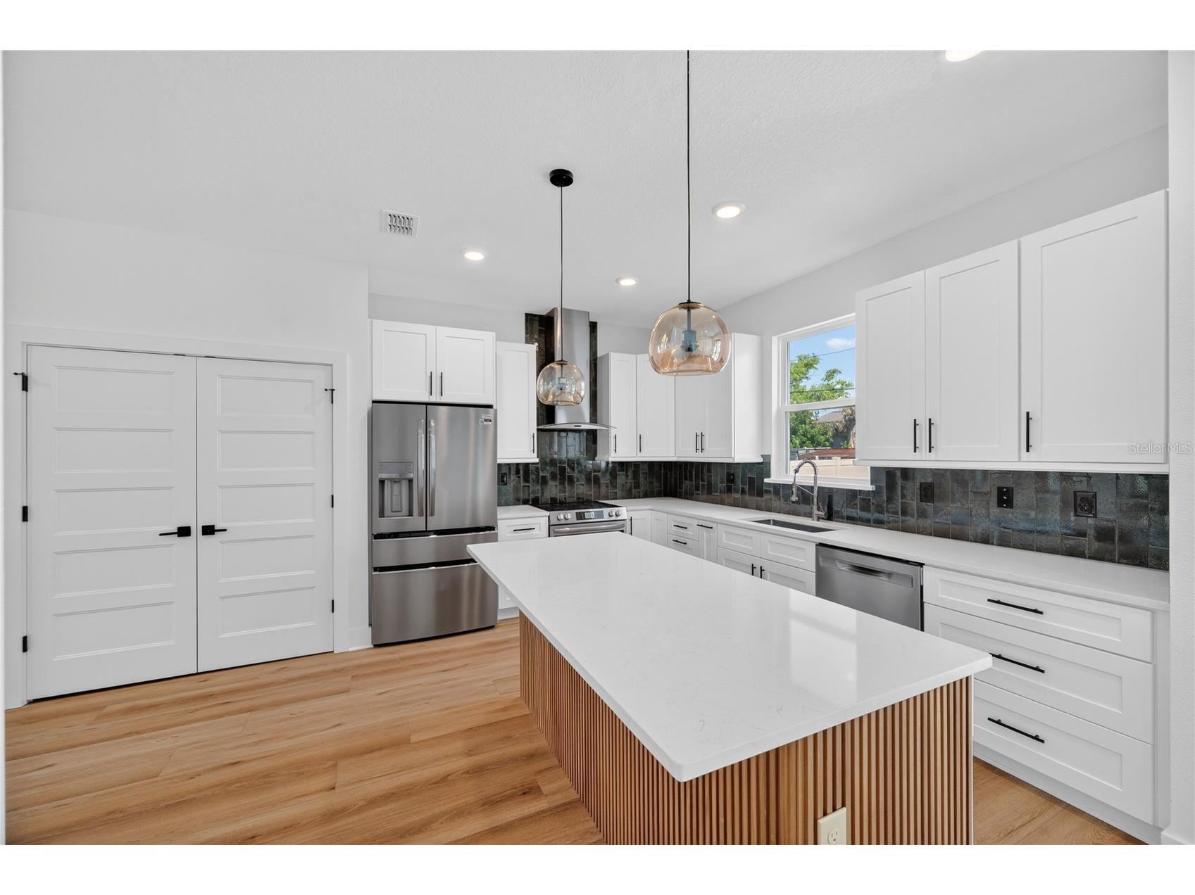 4181 56th Avenue N Saint Petersburg FL 33714 W7885607 image19
