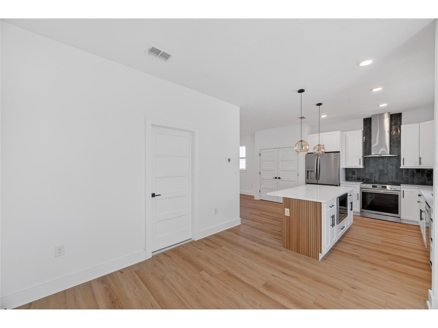 4181 56th Avenue N Saint Petersburg FL 33714 W7885607 image22