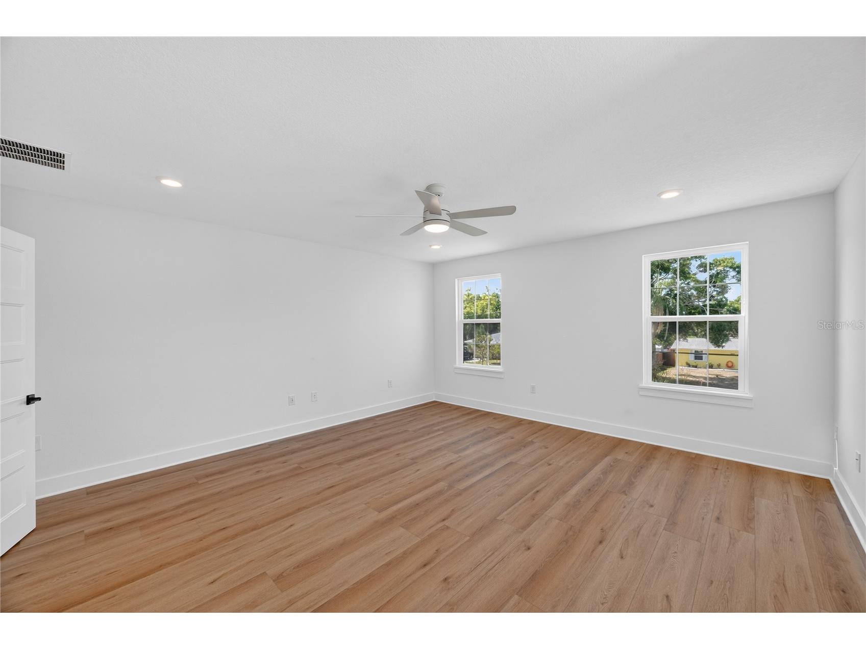 4181 56th Avenue N Saint Petersburg FL 33714 W7885607 image32