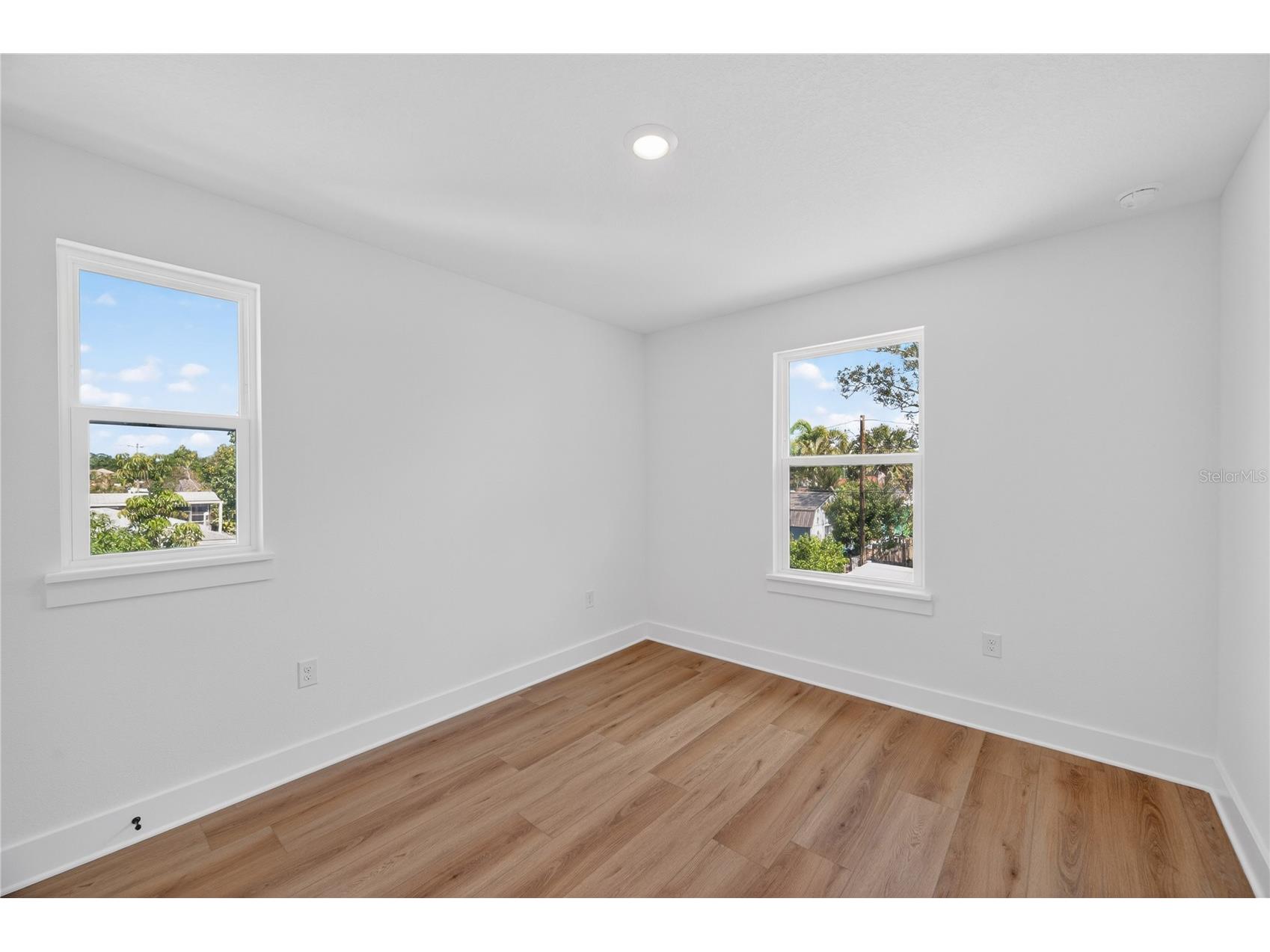 4181 56th Avenue N Saint Petersburg FL 33714 W7885607 image37