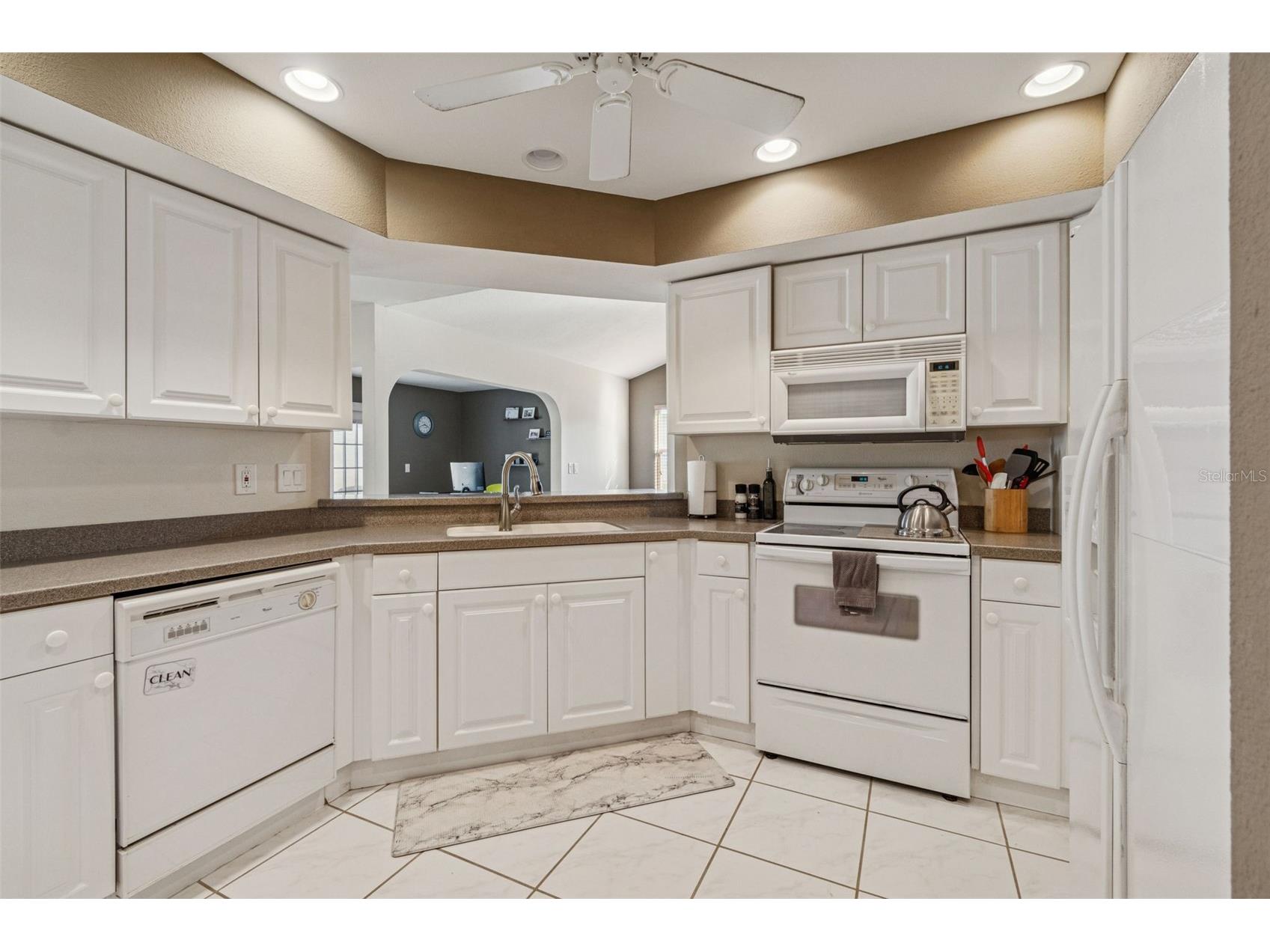 4181 Center Pointe Circle #91B Sarasota FL 34233 A4677449 image14