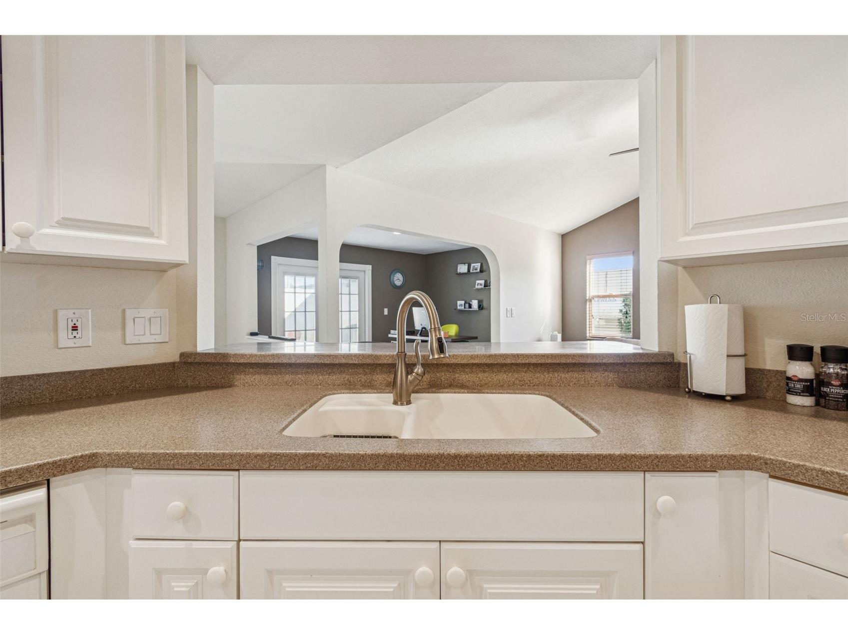 4181 Center Pointe Circle #91B Sarasota FL 34233 A4677449 image17