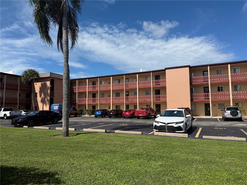 4186 Heron Way #B-219 Bradenton FL 34205 A4648110 image1