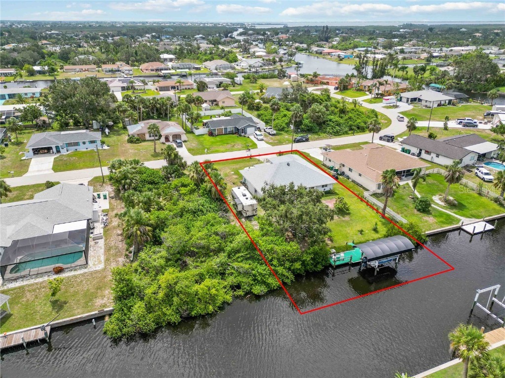 4186 Yucatan Circle Port Charlotte FL 33948 - KLINGLER WATERWAY N6127335 image1