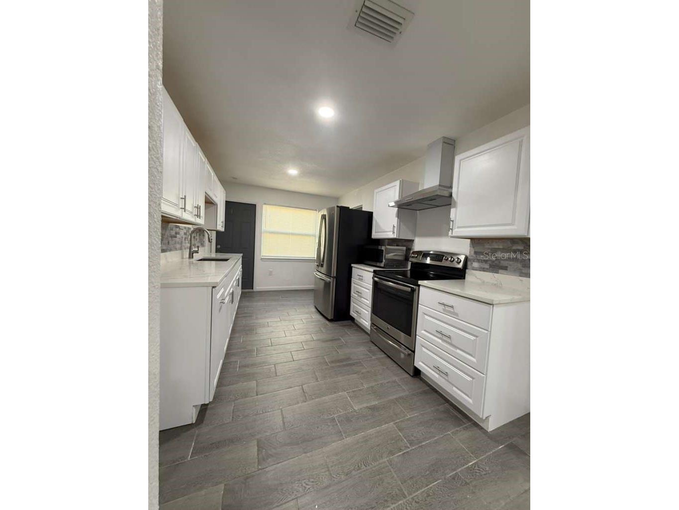 4187 Palau Drive Sarasota FL 34241 A4696970 image19
