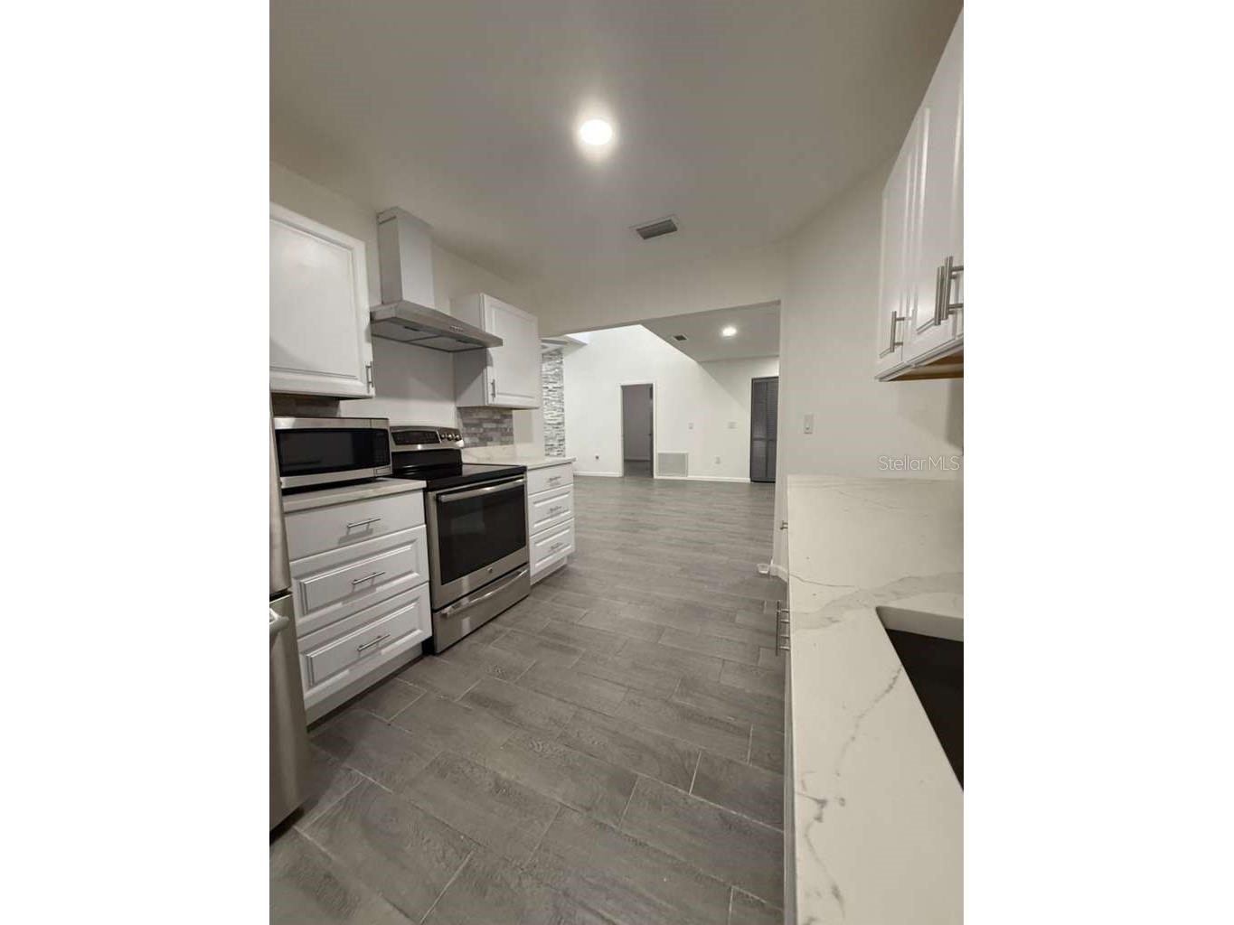 4187 Palau Drive Sarasota FL 34241 A4696970 image20