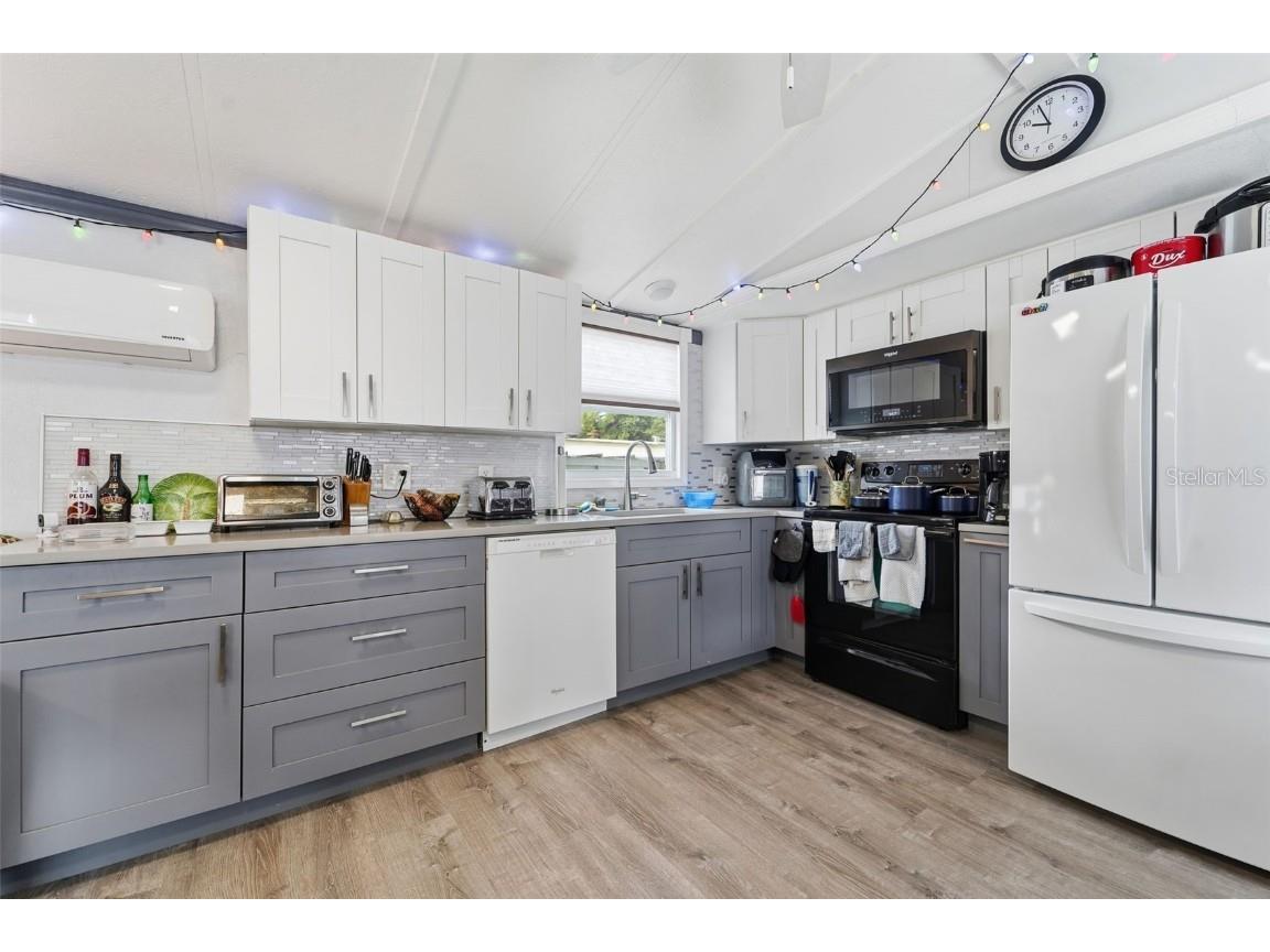 4189 78th St N Lot 27 Saint Petersburg FL 33709 A4673283 image2