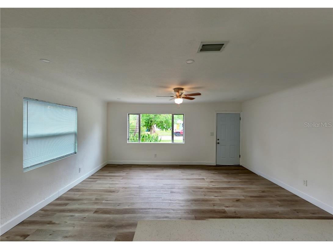 419 40th Avenue S Saint Petersburg FL 33705 TB8428295 image5