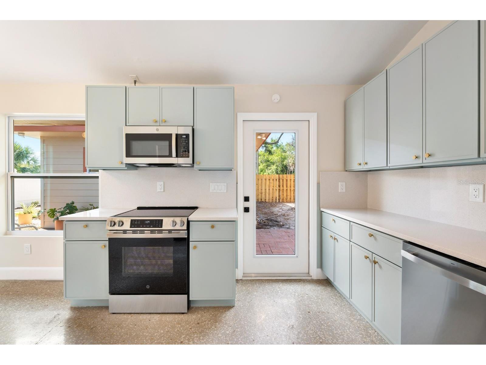 419 64th Avenue S Saint Petersburg FL 33705 TB8490768 image13
