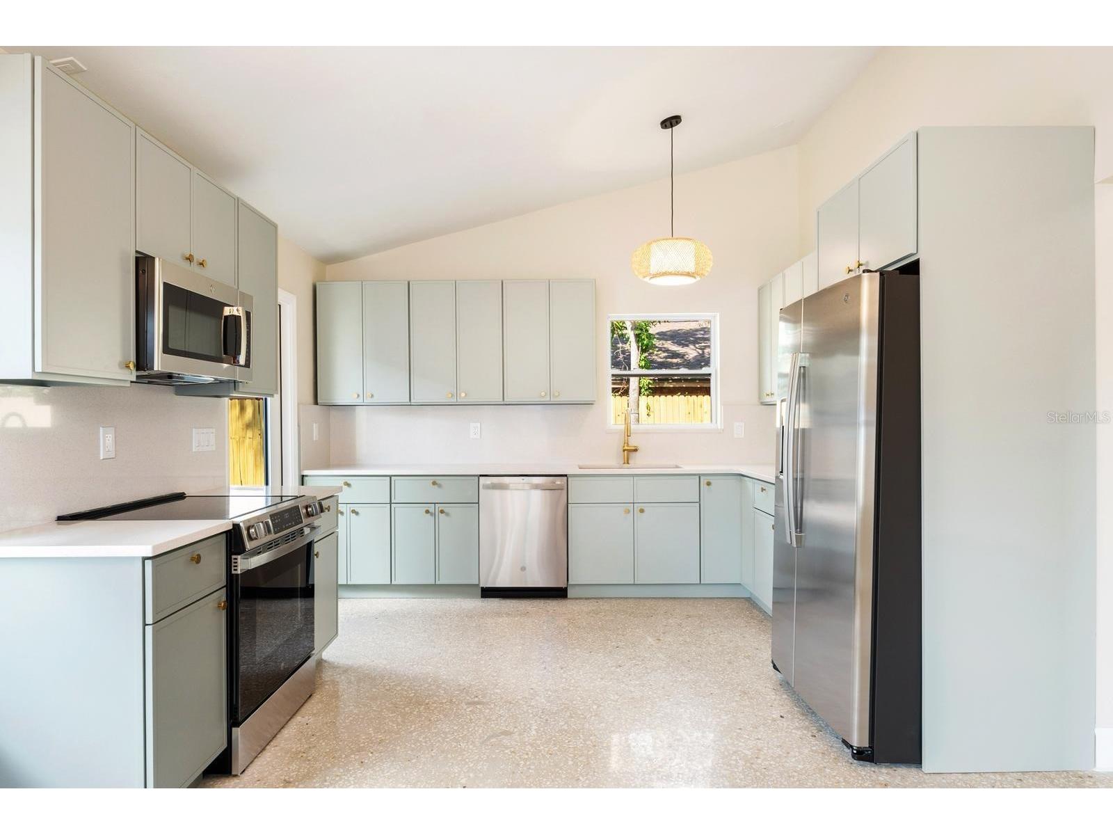419 64th Avenue S Saint Petersburg FL 33705 TB8490768 image14