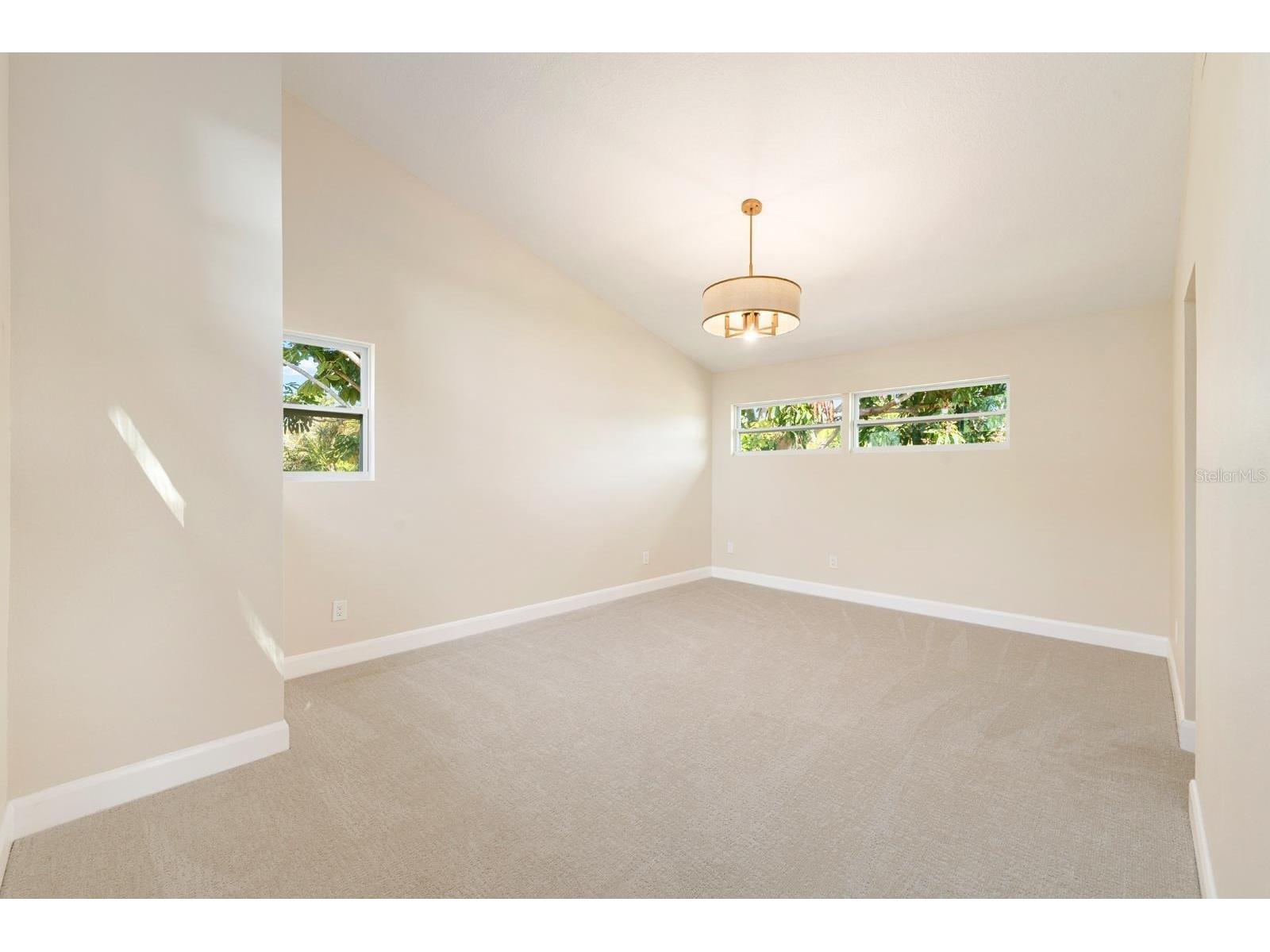 419 64th Avenue S Saint Petersburg FL 33705 TB8490768 image26