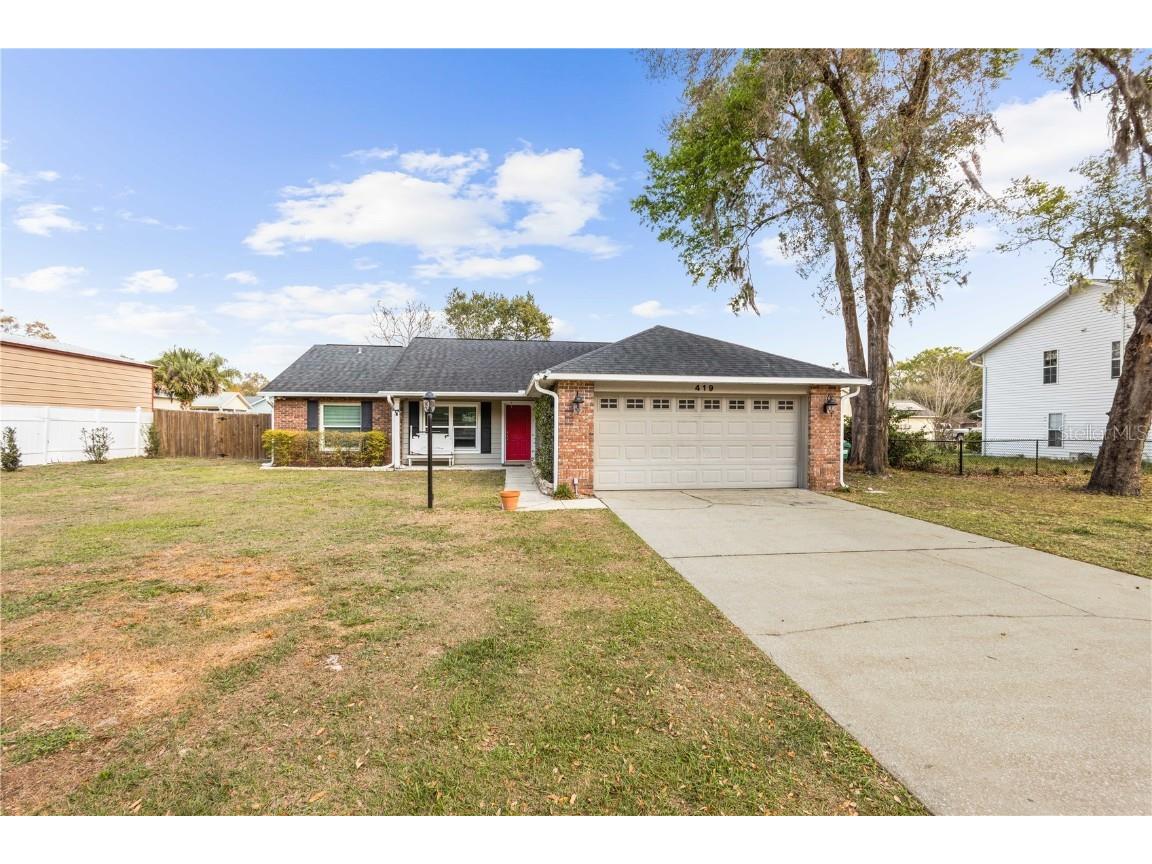 419 Berwick Circle Deland FL 32724 V4928997 image1