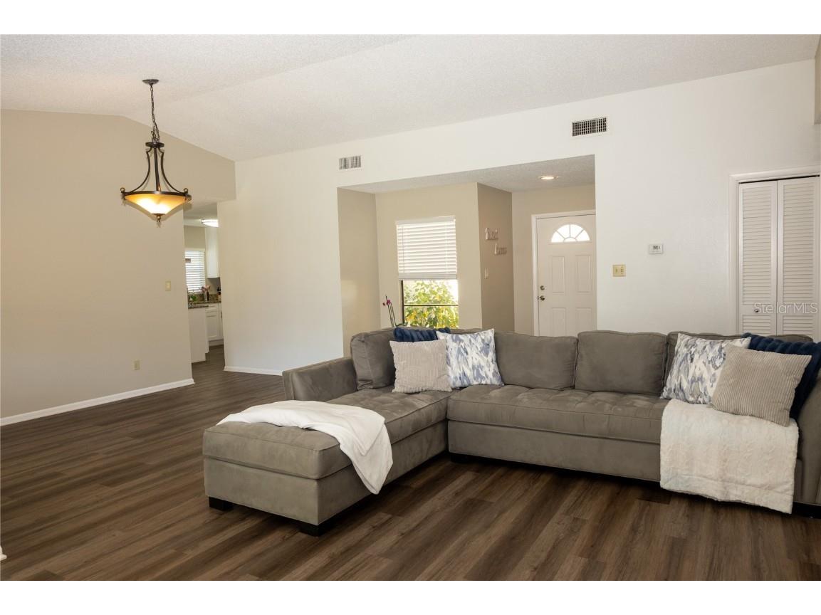 419 Bloomingfield Drive Brandon FL 33511 TB8404392 image8