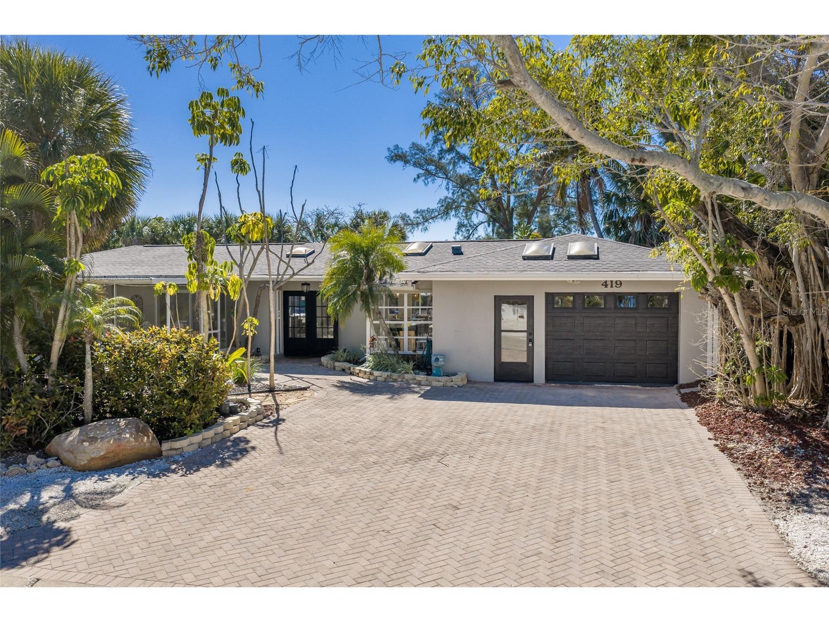 419 Clark Drive Holmes Beach FL 34217 A4684428 image2