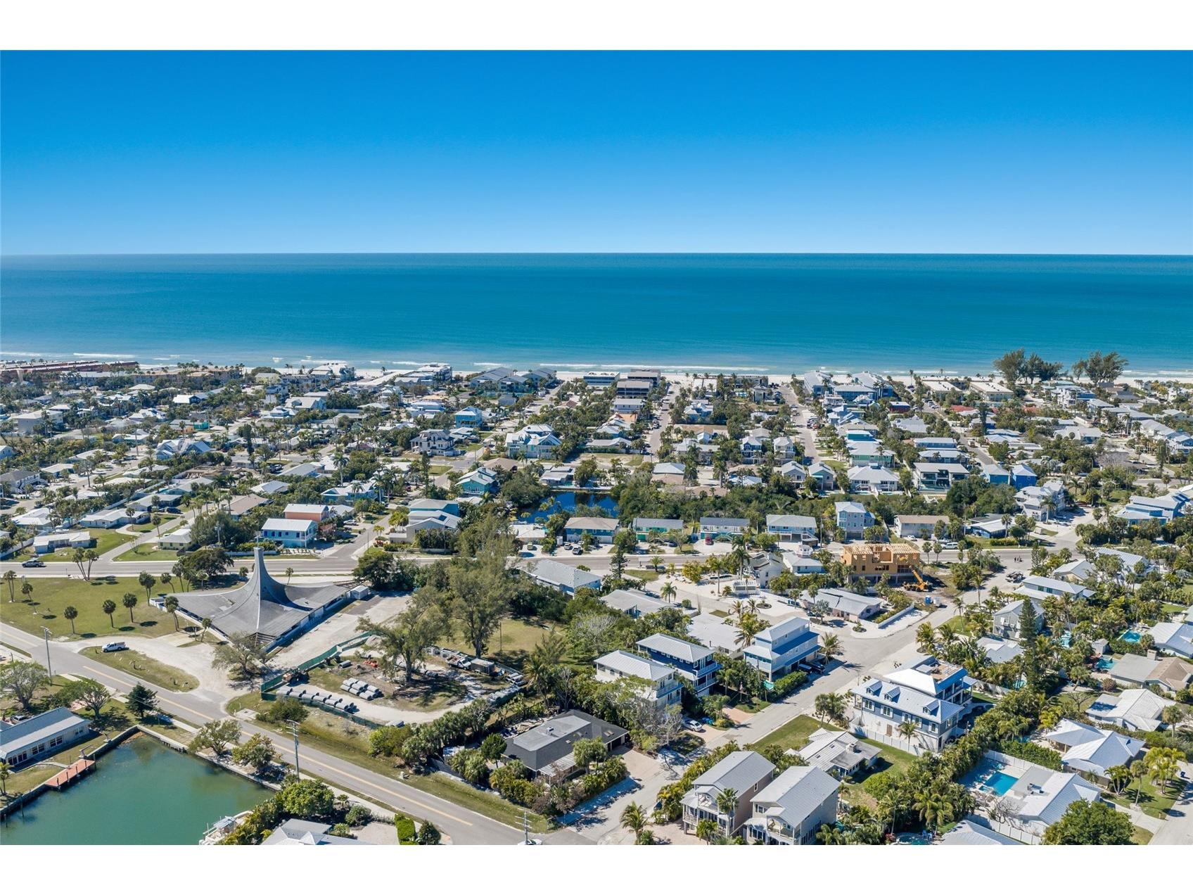 419 Clark Drive Holmes Beach FL 34217 A4684428 image50