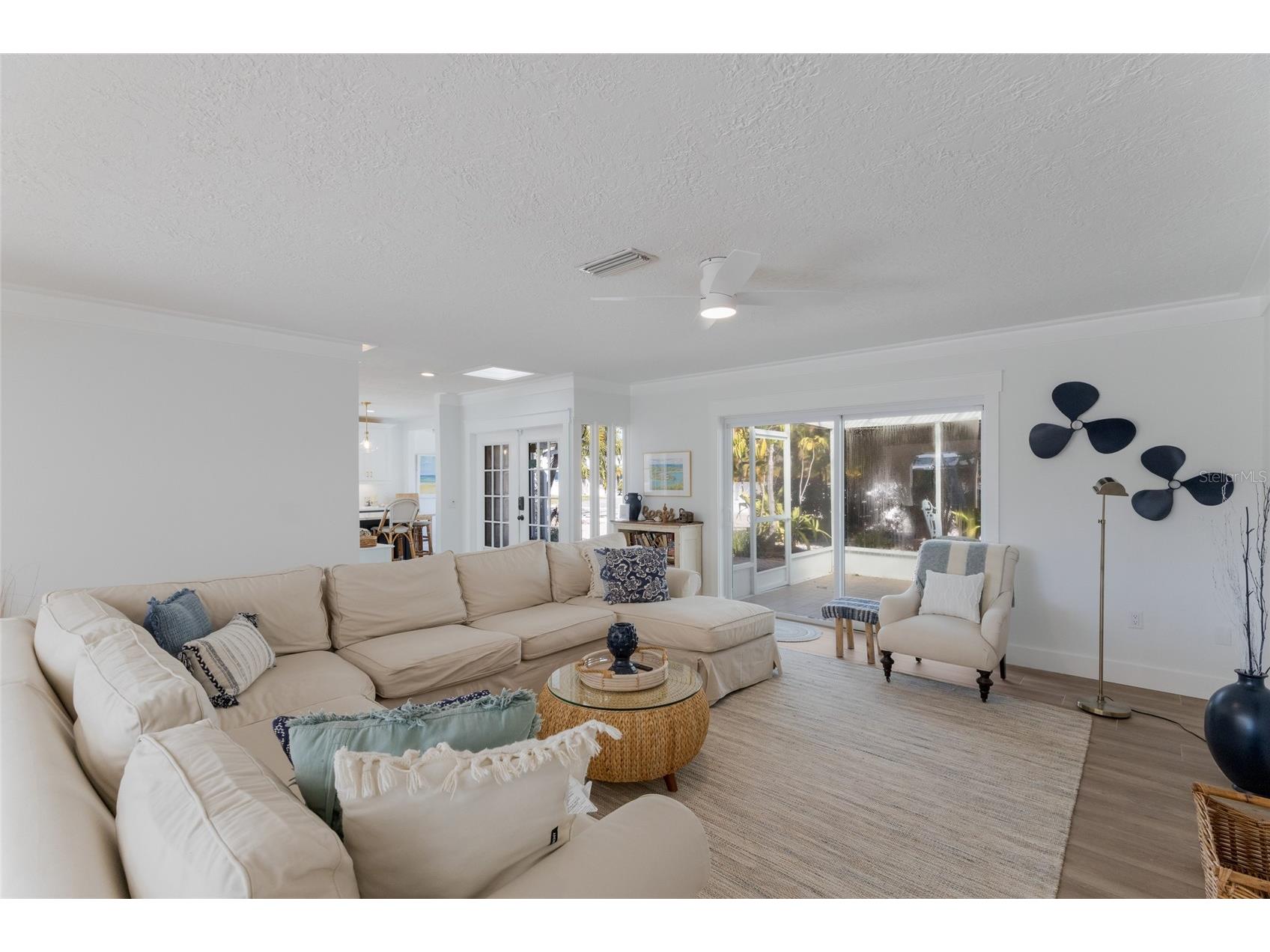 419 Clark Drive Holmes Beach FL 34217 A4684428 image6