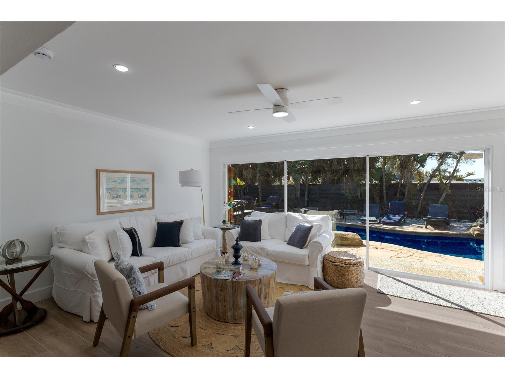 419 Clark Drive Holmes Beach FL 34217 A4684428 image8