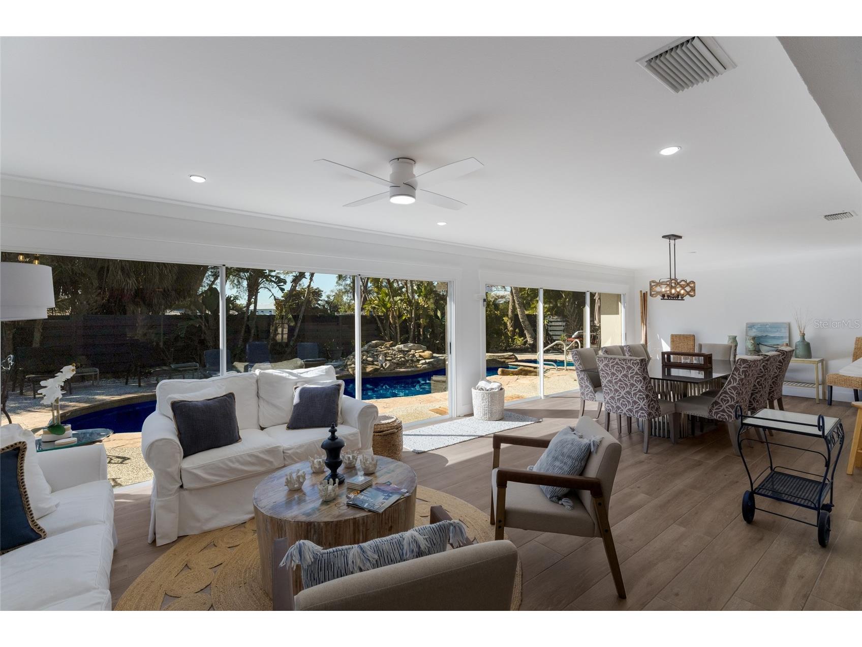 419 Clark Drive Holmes Beach FL 34217 A4684428 image9