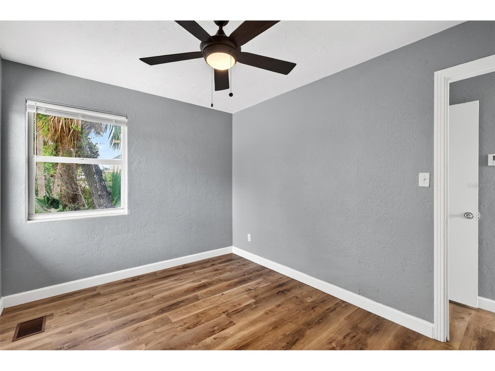 419 N Peninsula Drive Daytona Beach FL 32118 FC318902 image20