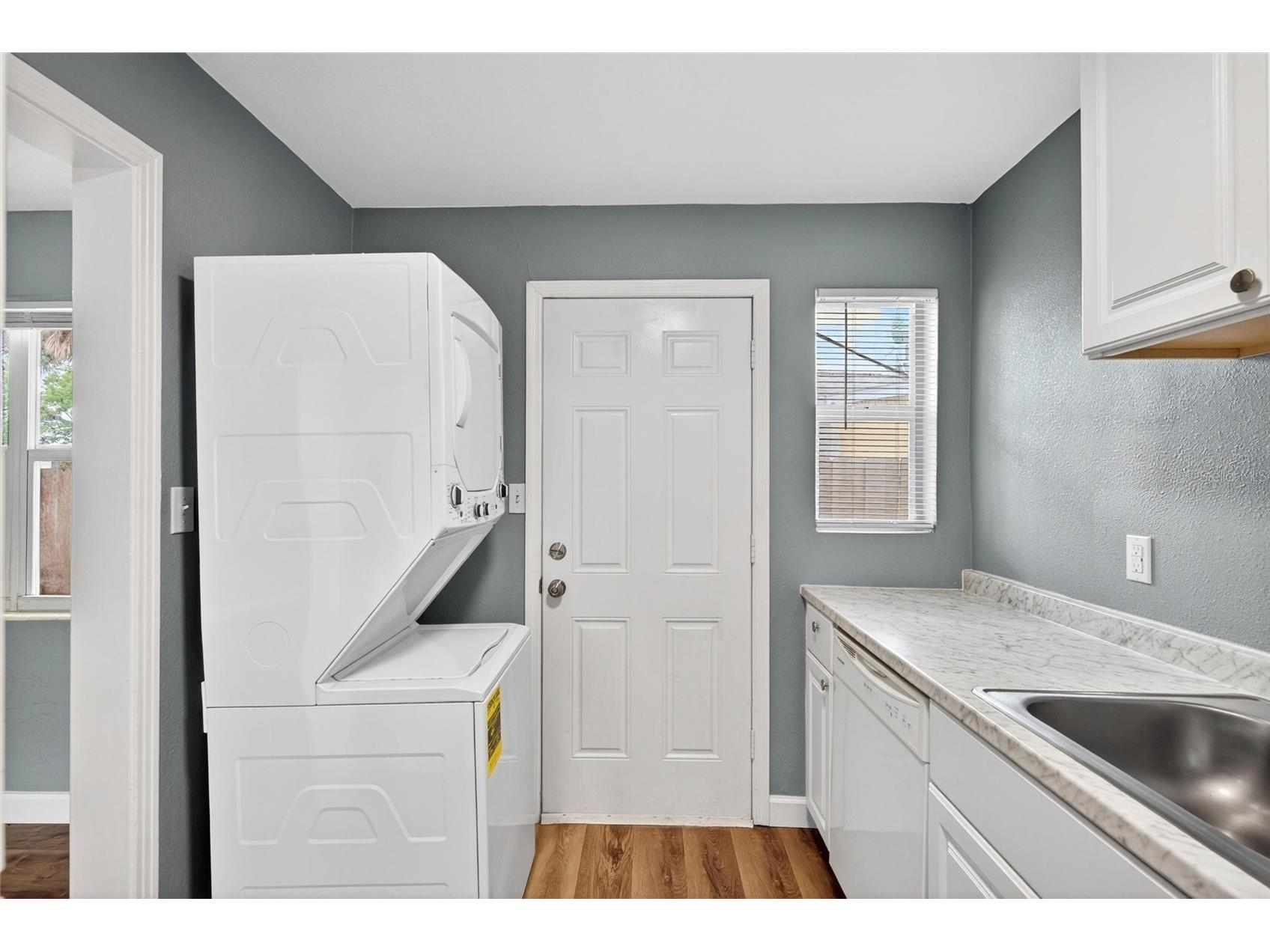 419 N Peninsula Drive Daytona Beach FL 32118 FC318902 image35