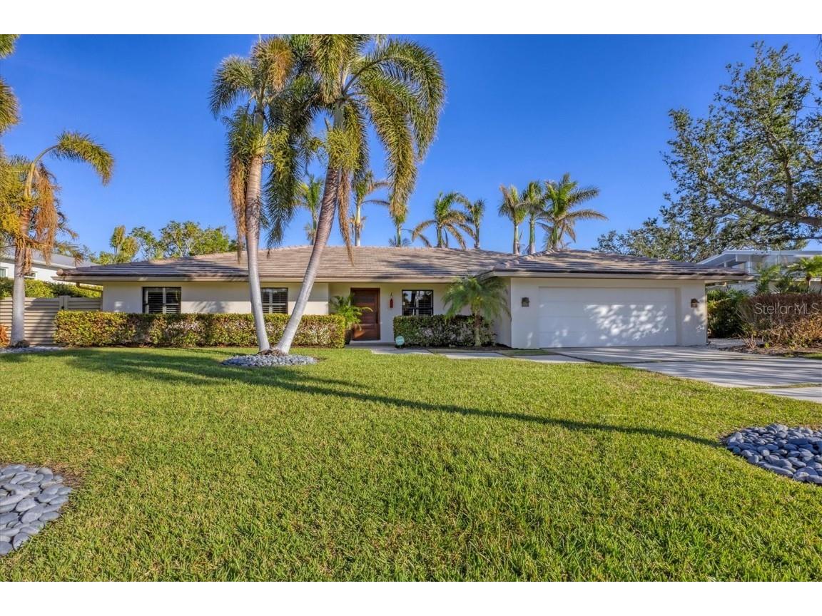419 Partridge Circle Sarasota FL 34236 A4638066 image1