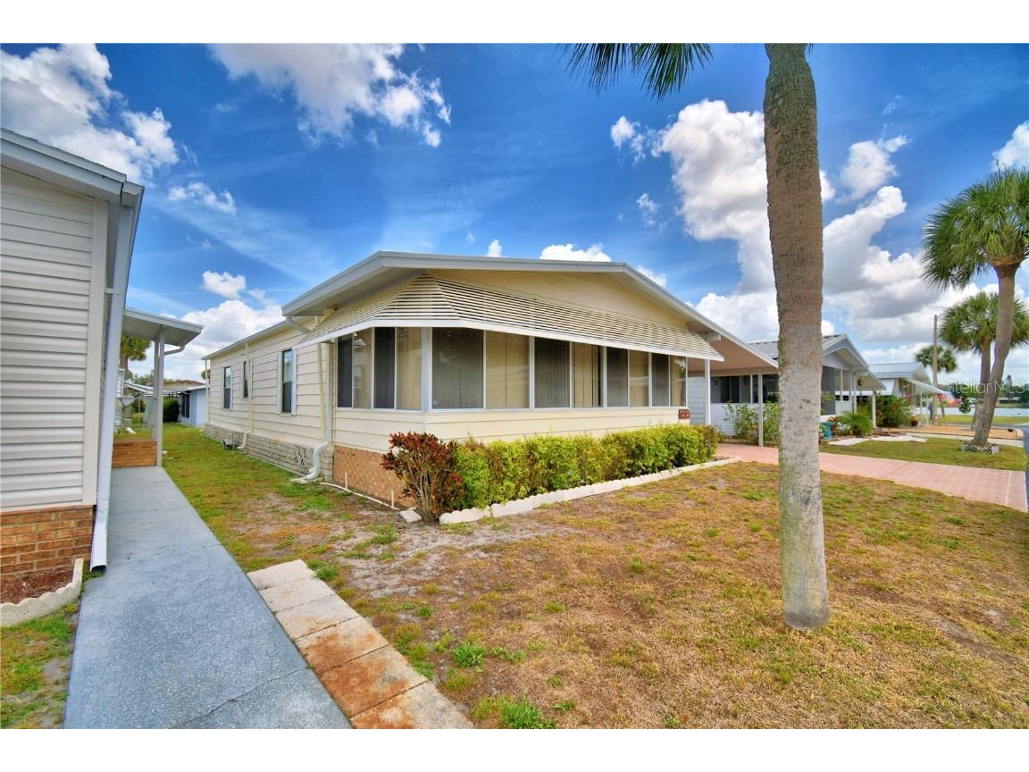 4190 Rolling Oaks Drive Winter Haven FL 33880 - Dinner Lake P4934371 image1