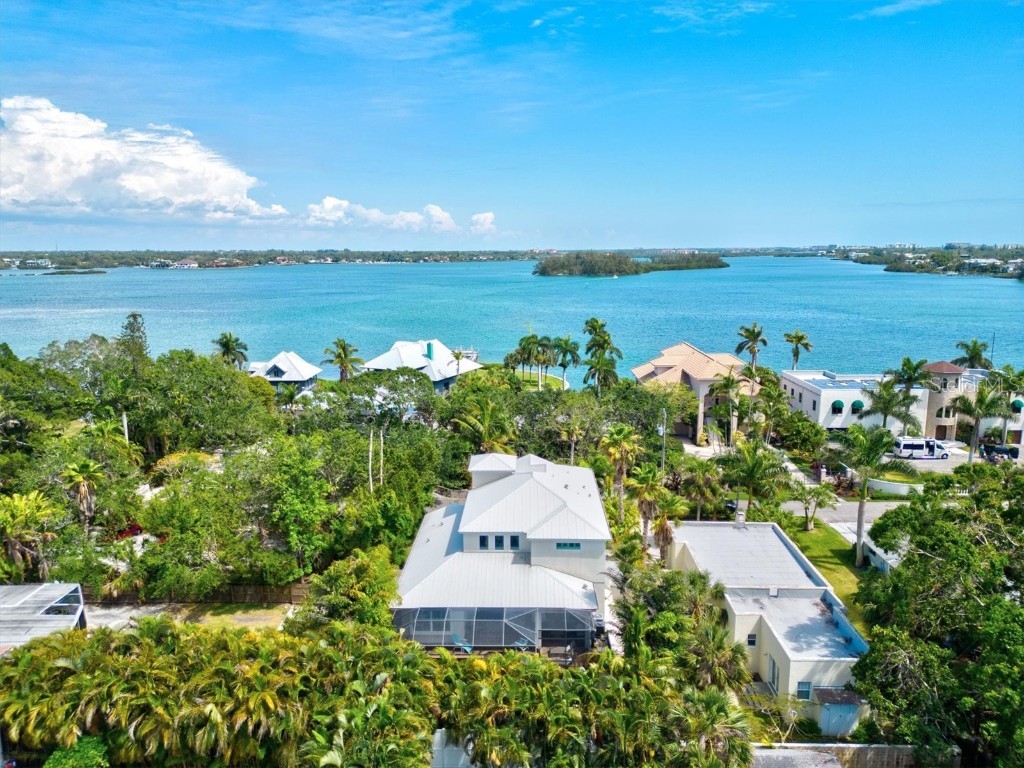 4193 Roberts Point Circle Sarasota FL 34242 - ROBERTS BAY A4568298 image1